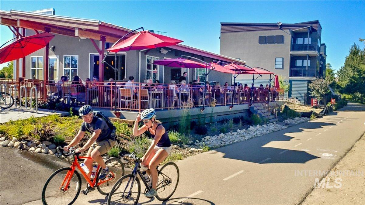 291 E Thurman Mill Lane, Garden City, Idaho 83714, 3 Bedrooms, 2.5 Bathrooms, Residential For Sale, Price $545,000,MLS 98976750