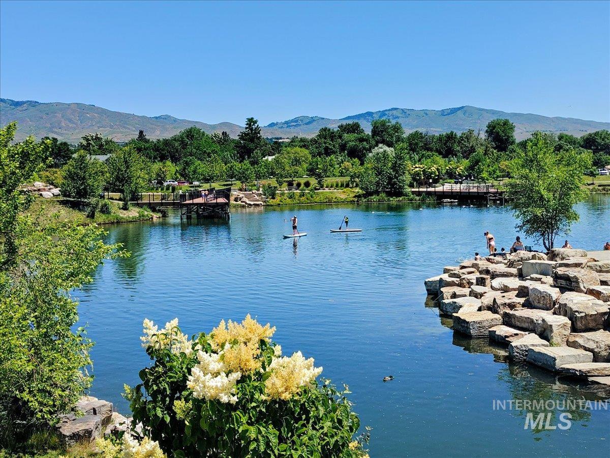 291 E Thurman Mill Lane, Garden City, Idaho 83714, 3 Bedrooms, 2.5 Bathrooms, Residential For Sale, Price $545,000,MLS 98976750