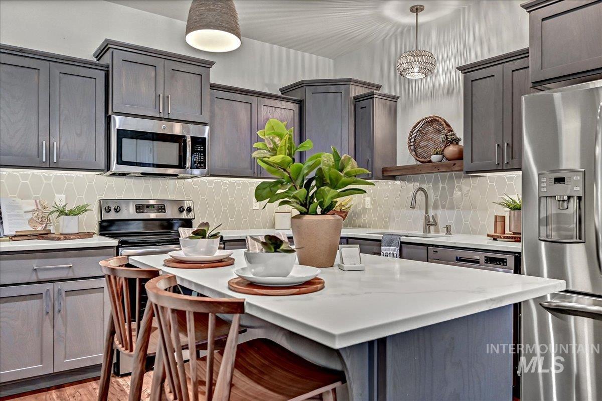 291 E Thurman Mill Lane, Garden City, Idaho 83714, 3 Bedrooms, 2.5 Bathrooms, Residential For Sale, Price $545,000,MLS 98976750