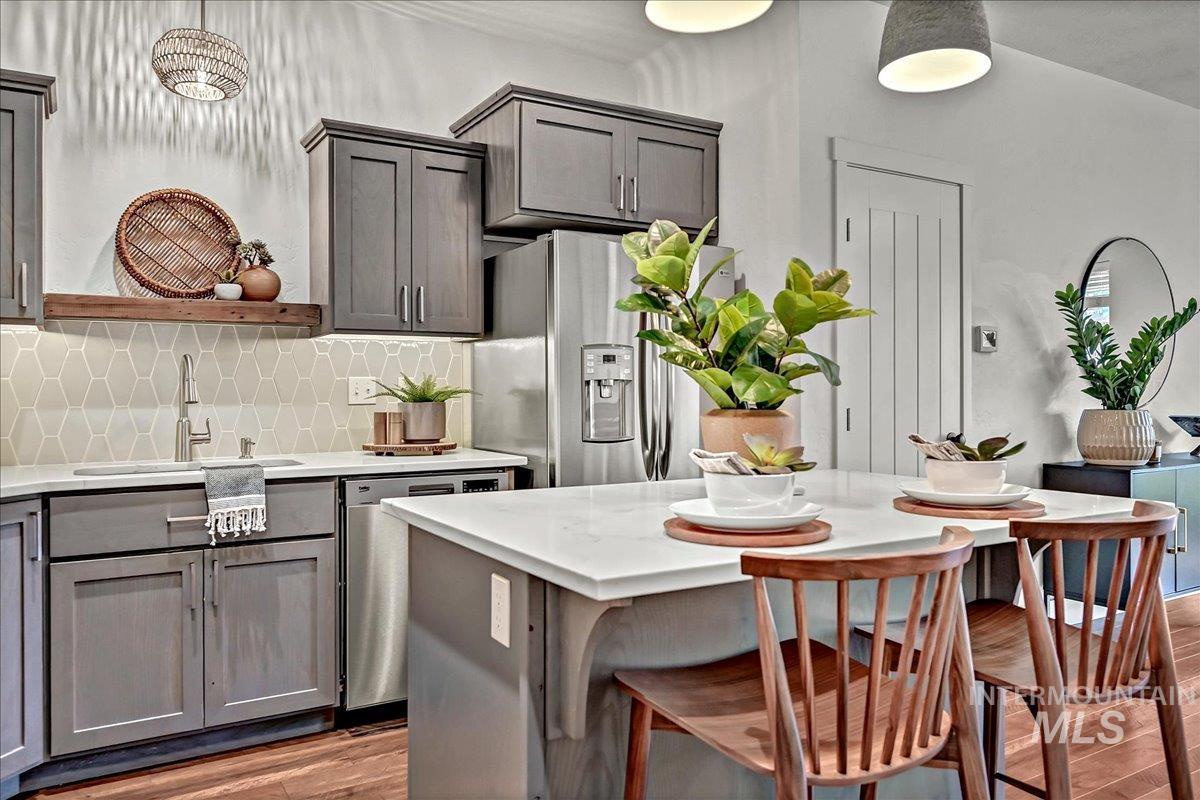 291 E Thurman Mill Lane, Garden City, Idaho 83714, 3 Bedrooms, 2.5 Bathrooms, Residential For Sale, Price $545,000,MLS 98976750