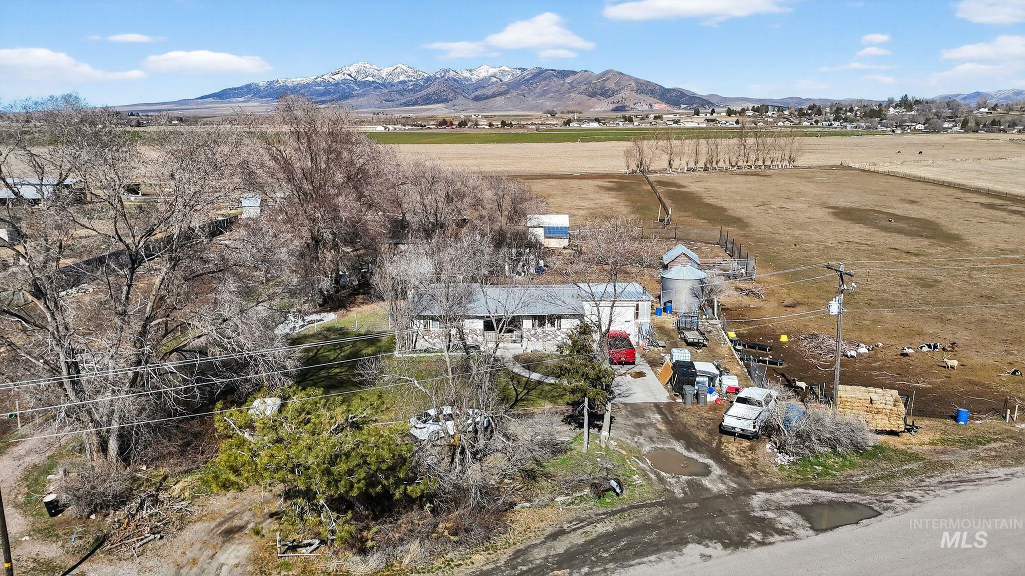 1044 W Samaria Ln, Malad City, Idaho 83252, 3 Bedrooms, 1.5 Bathrooms, Residential For Sale, Price $475,000,MLS 98976753