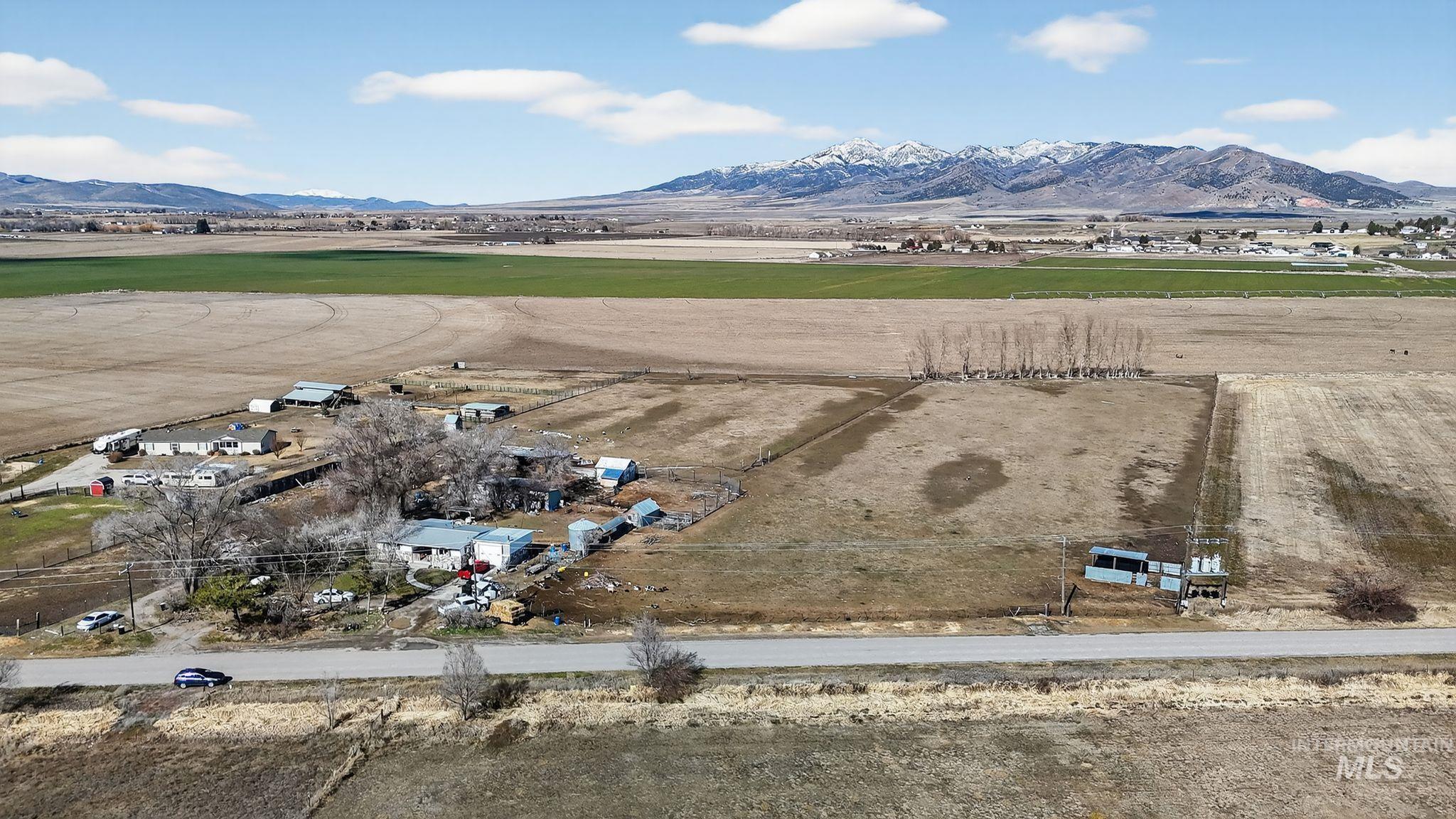 1044 W Samaria Ln, Malad City, Idaho 83252, 3 Bedrooms, 1.5 Bathrooms, Residential For Sale, Price $475,000,MLS 98976753