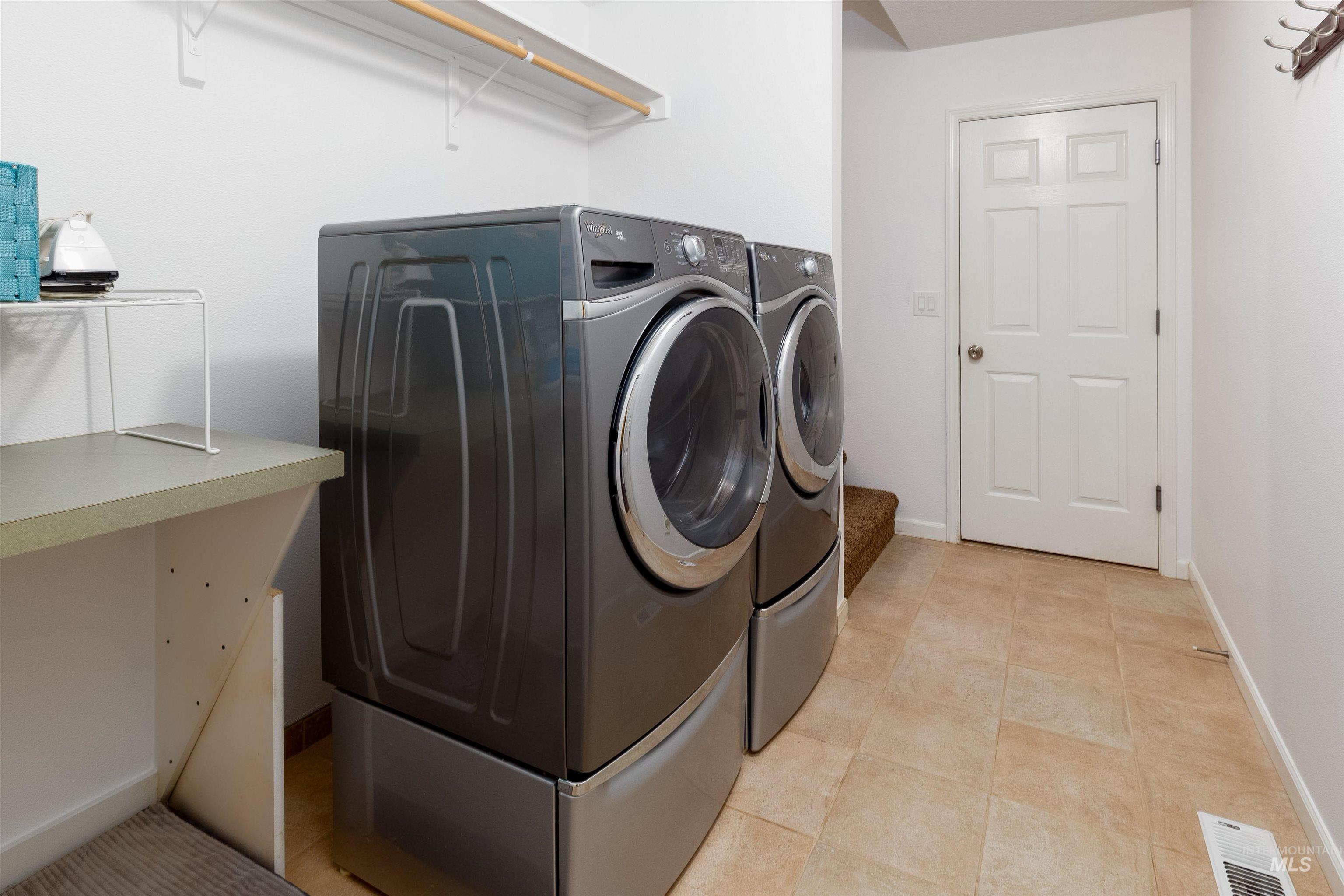 2966 S Slate Creek Way, Meridian, Idaho 83642, 4 Bedrooms, 2 Bathrooms, Residential For Sale, Price $585,000, 98976756