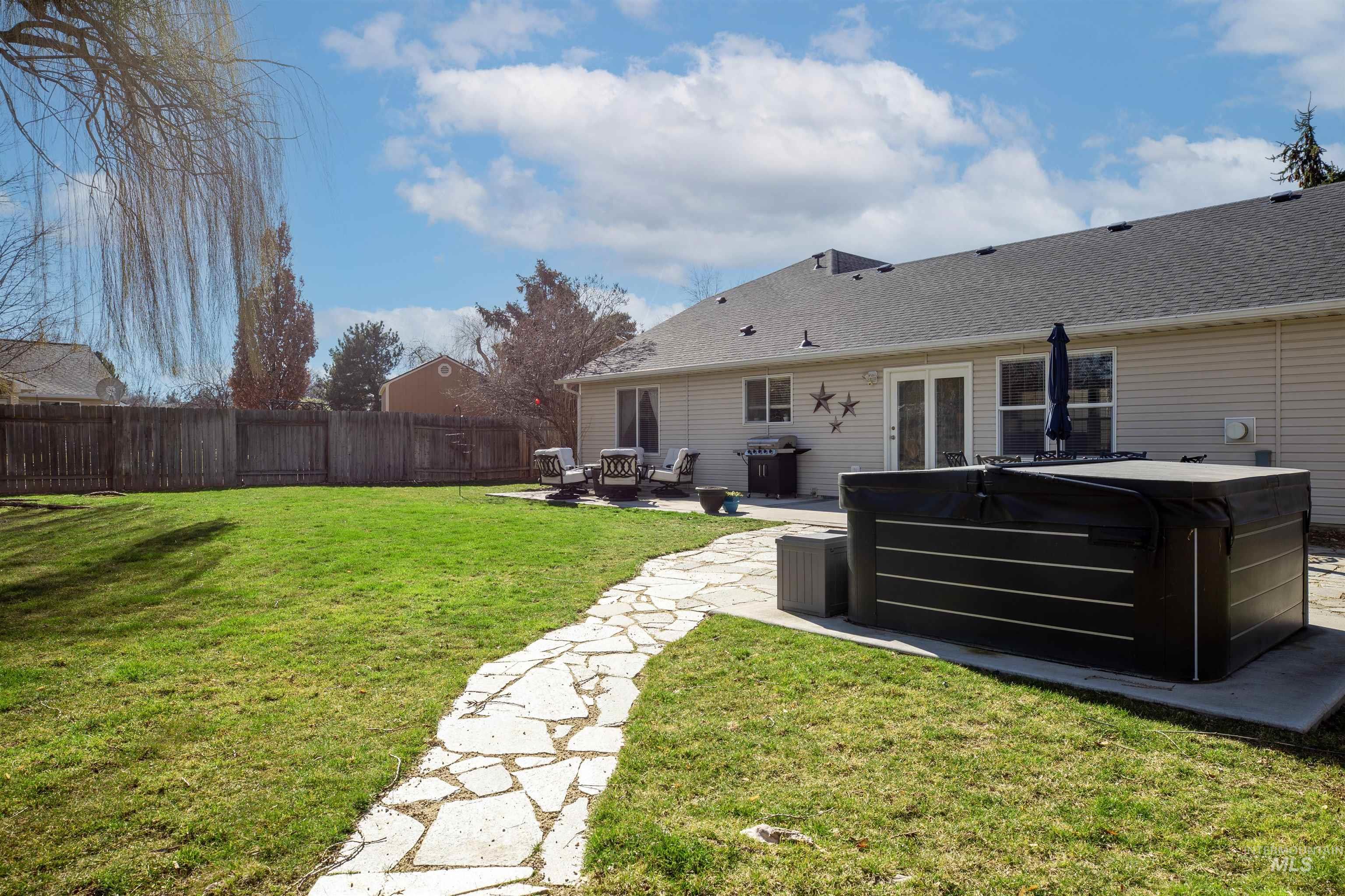 2966 S Slate Creek Way, Meridian, Idaho 83642, 4 Bedrooms, 2 Bathrooms, Residential For Sale, Price $585,000, 98976756