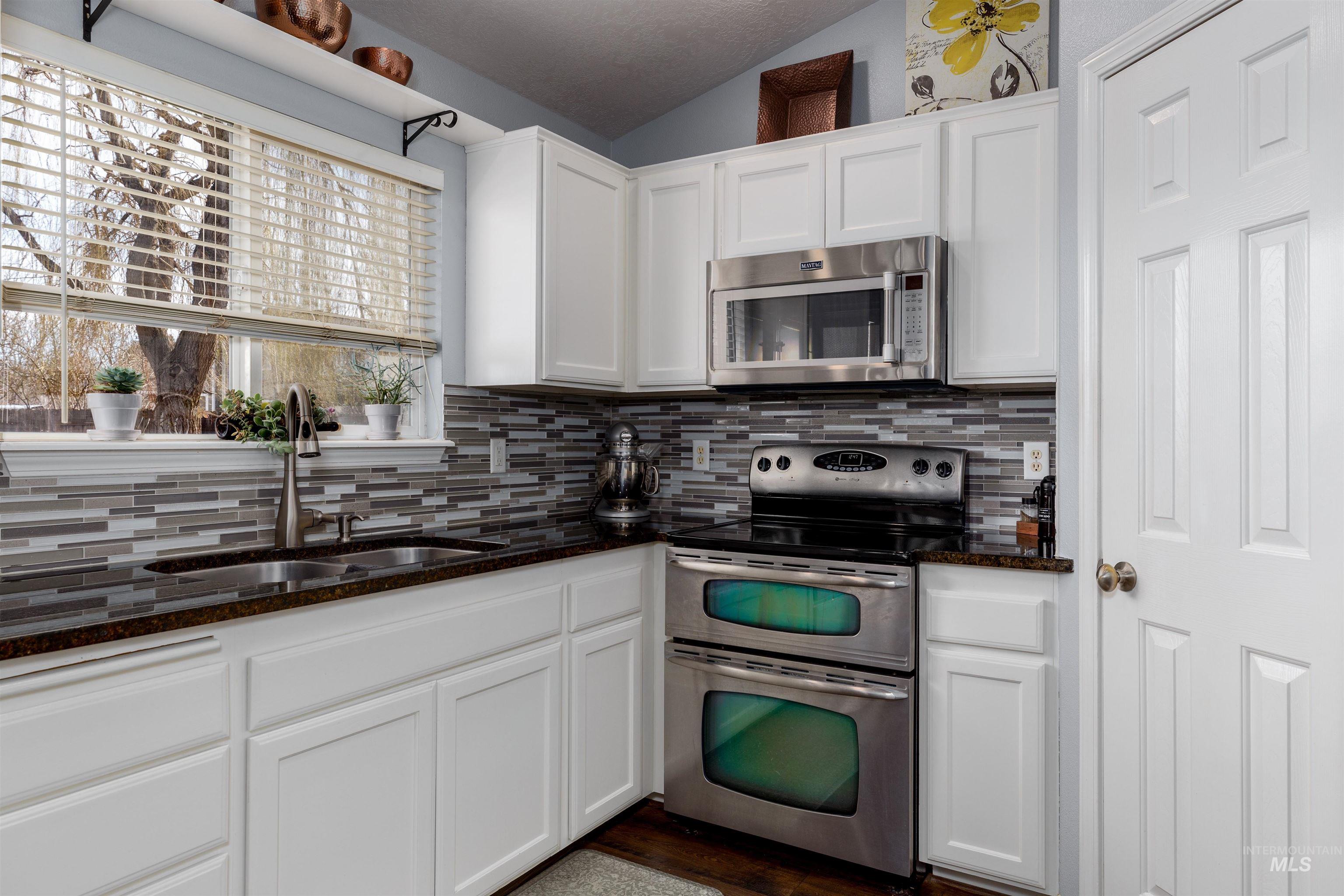 2966 S Slate Creek Way, Meridian, Idaho 83642, 4 Bedrooms, 2 Bathrooms, Residential For Sale, Price $585,000, 98976756