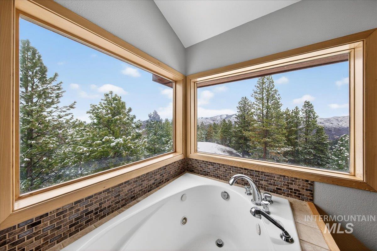 11 Forest Dr., Boise, Idaho 83716, 4 Bedrooms, 3 Bathrooms, Residential For Sale, Price $899,000, 98976760