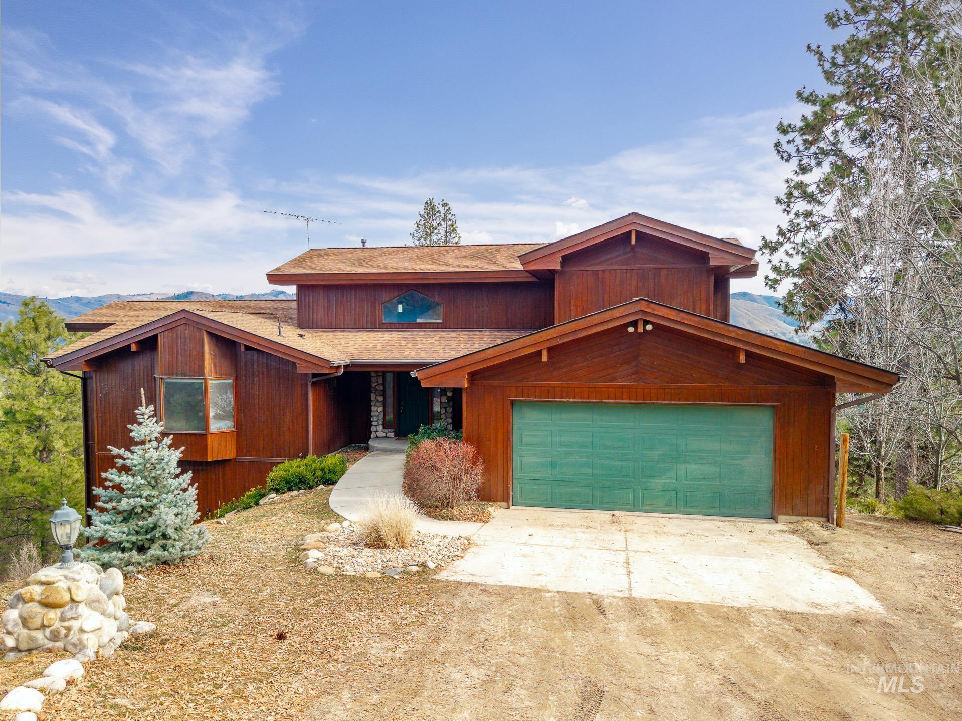 11 Forest Dr., Boise, Idaho 83716, 4 Bedrooms, 3 Bathrooms, Residential For Sale, Price $899,000, 98976760