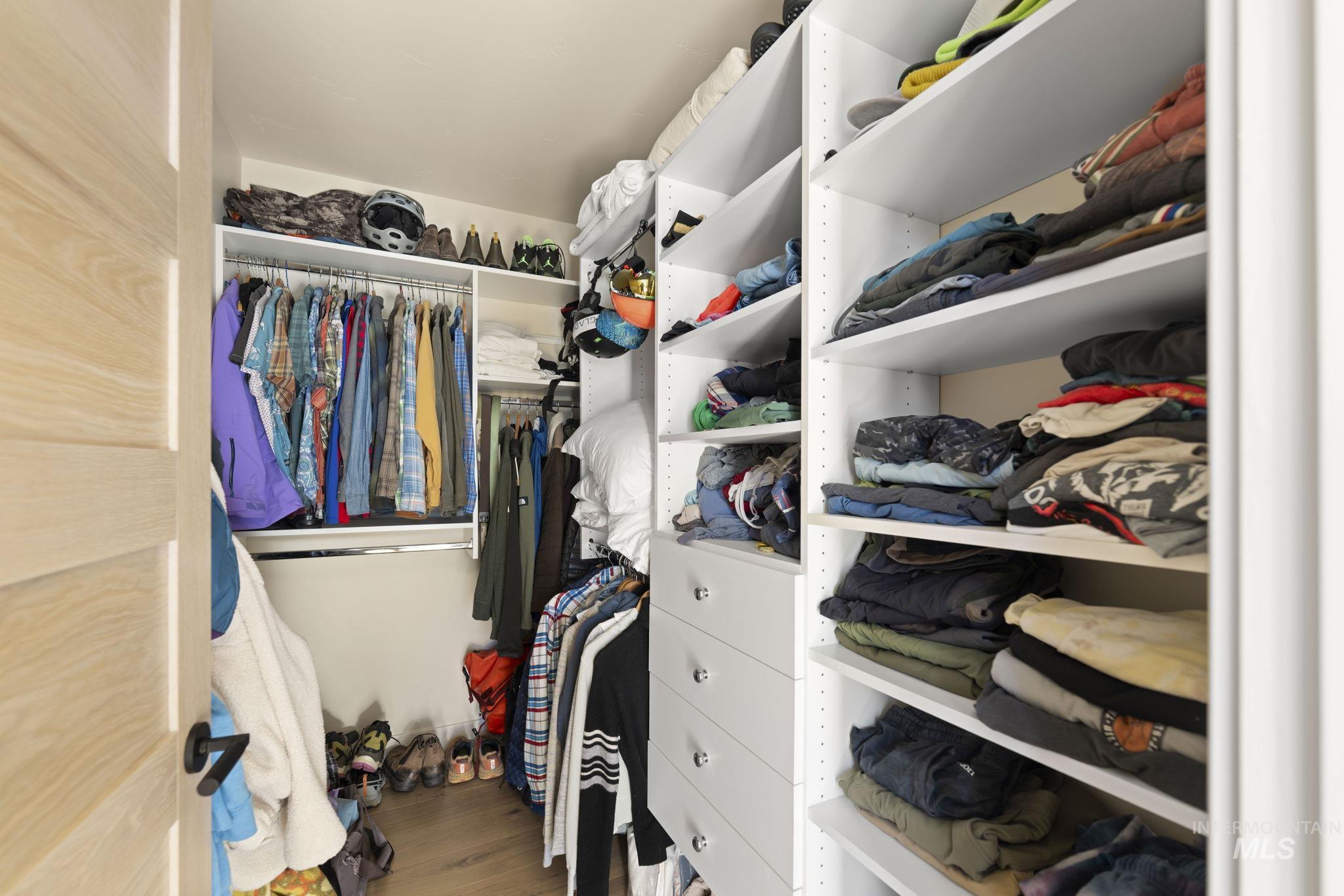 720 Village Drive, Donnelly, Idaho 83615, 3 Bedrooms, 2 Bathrooms, Residential For Sale, Price $1,399,000, 98976762