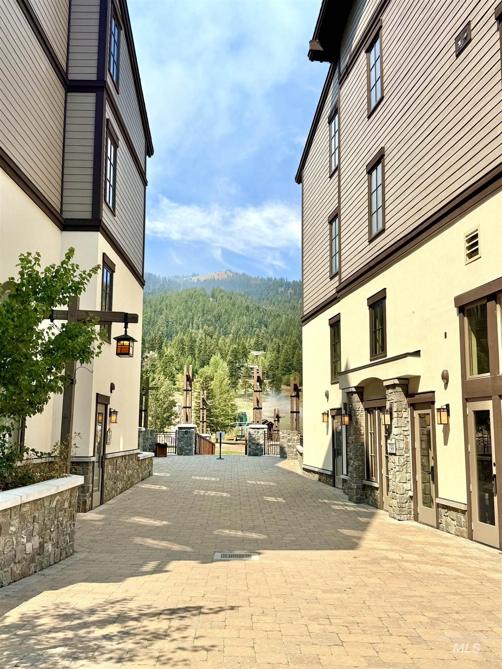 720 Village Drive, Donnelly, Idaho 83615, 3 Bedrooms, 2 Bathrooms, Residential For Sale, Price $1,399,000, 98976762