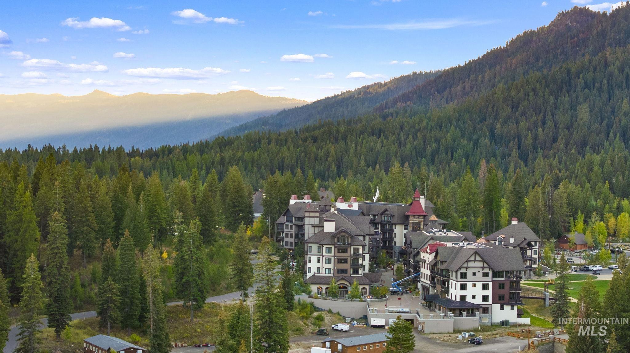 720 Village Drive, Donnelly, Idaho 83615, 3 Bedrooms, 2 Bathrooms, Residential For Sale, Price $1,399,000, 98976762