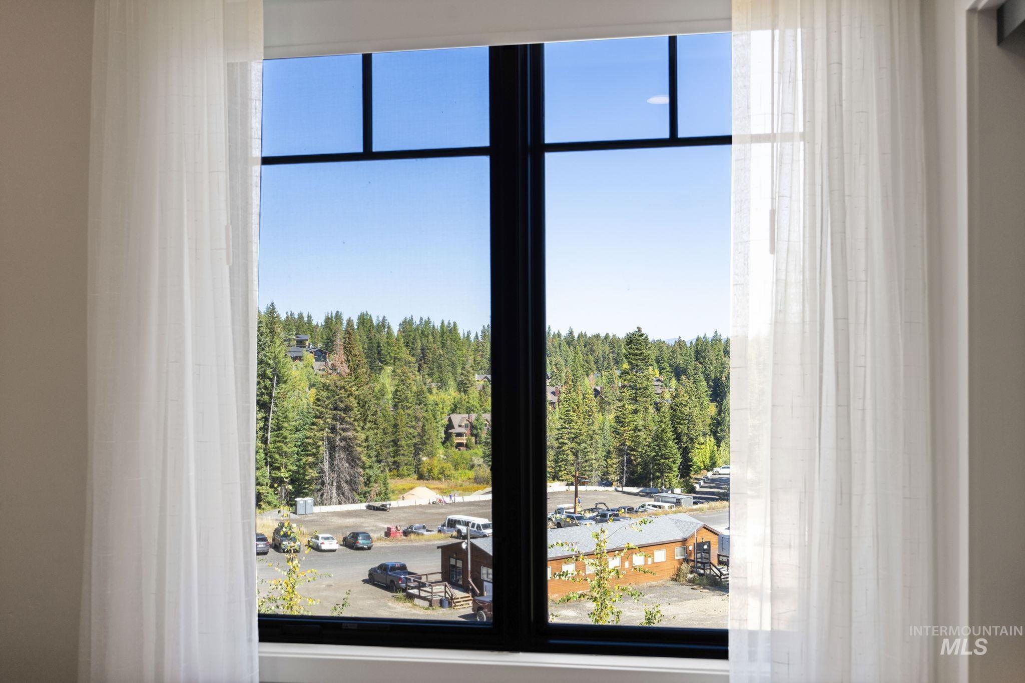 720 Village Drive, Donnelly, Idaho 83615, 3 Bedrooms, 2 Bathrooms, Residential For Sale, Price $1,399,000, 98976762