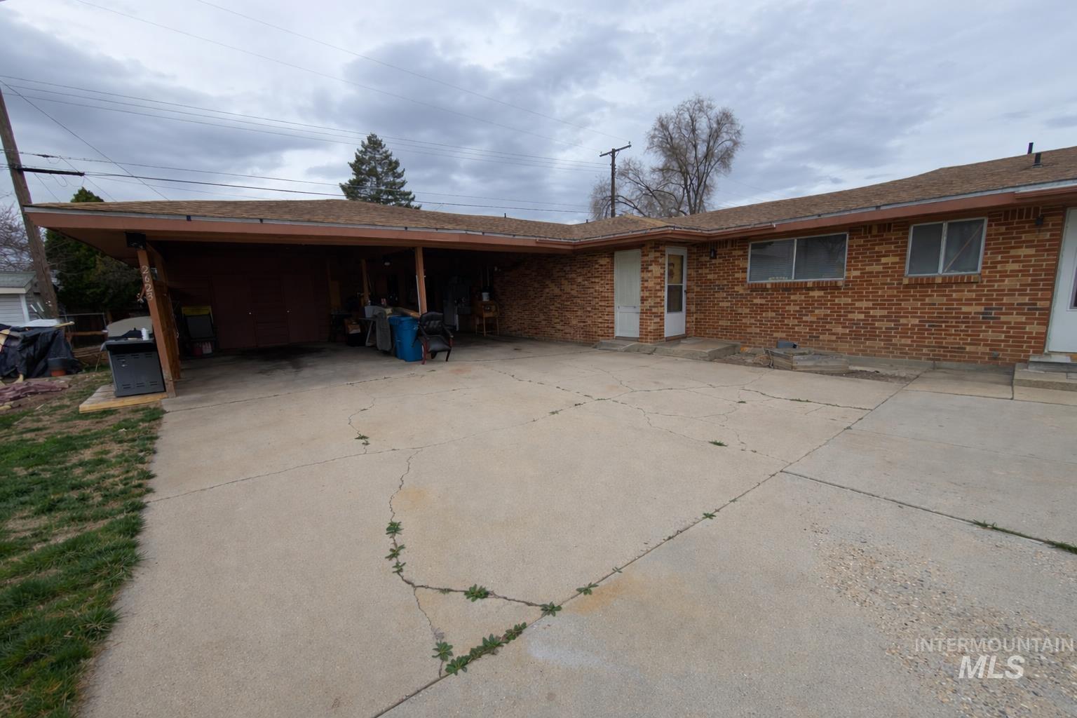 2623 S Fontaine St, Boise, Idaho 83705, 2 Bedrooms, 1 Bathroom, Residential Income For Sale, Price $450,000,MLS 98976765