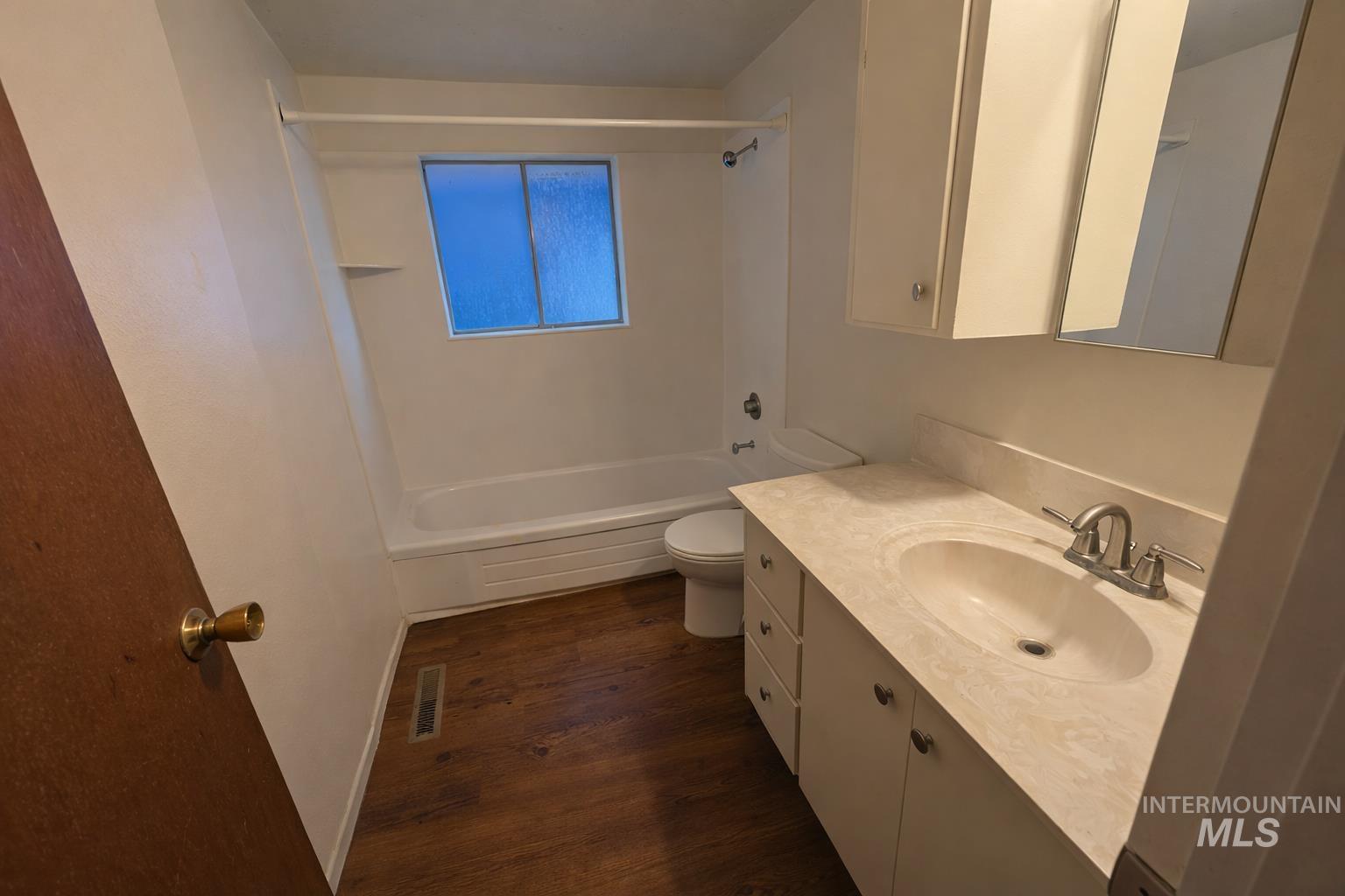 2623 S Fontaine St, Boise, Idaho 83705, 2 Bedrooms, 1 Bathroom, Residential Income For Sale, Price $450,000,MLS 98976765