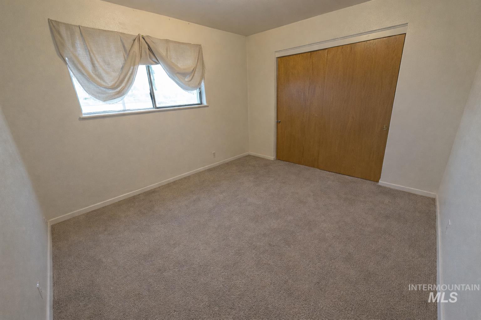 2623 S Fontaine St, Boise, Idaho 83705, 2 Bedrooms, 1 Bathroom, Residential Income For Sale, Price $450,000,MLS 98976765