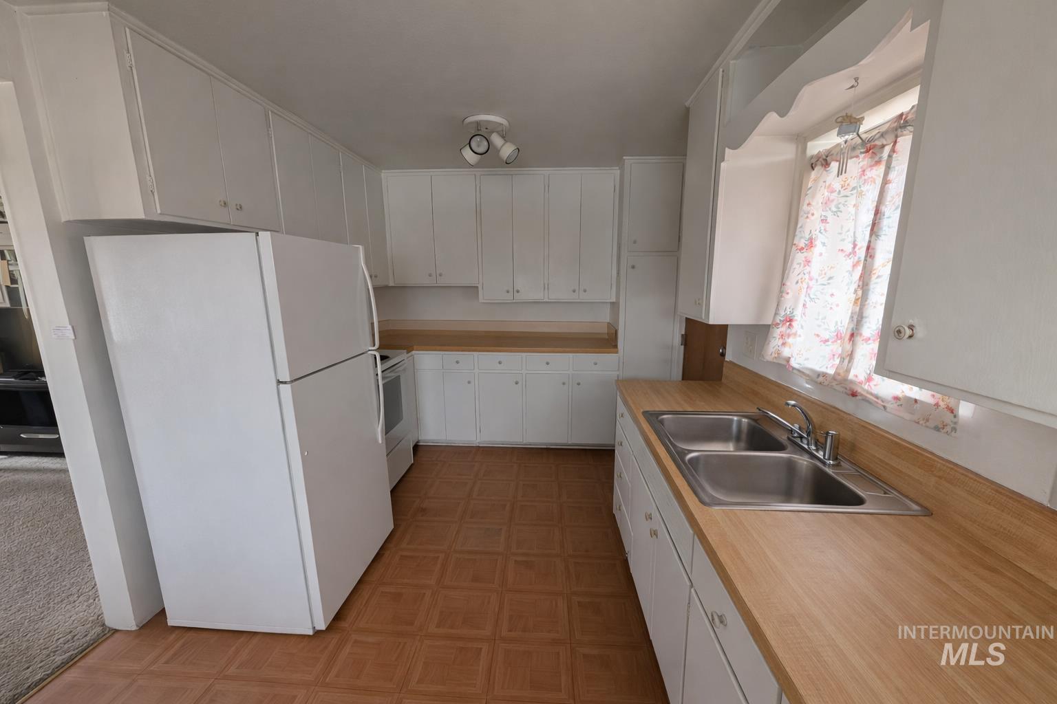 2623 S Fontaine St, Boise, Idaho 83705, 2 Bedrooms, 1 Bathroom, Residential Income For Sale, Price $450,000,MLS 98976765