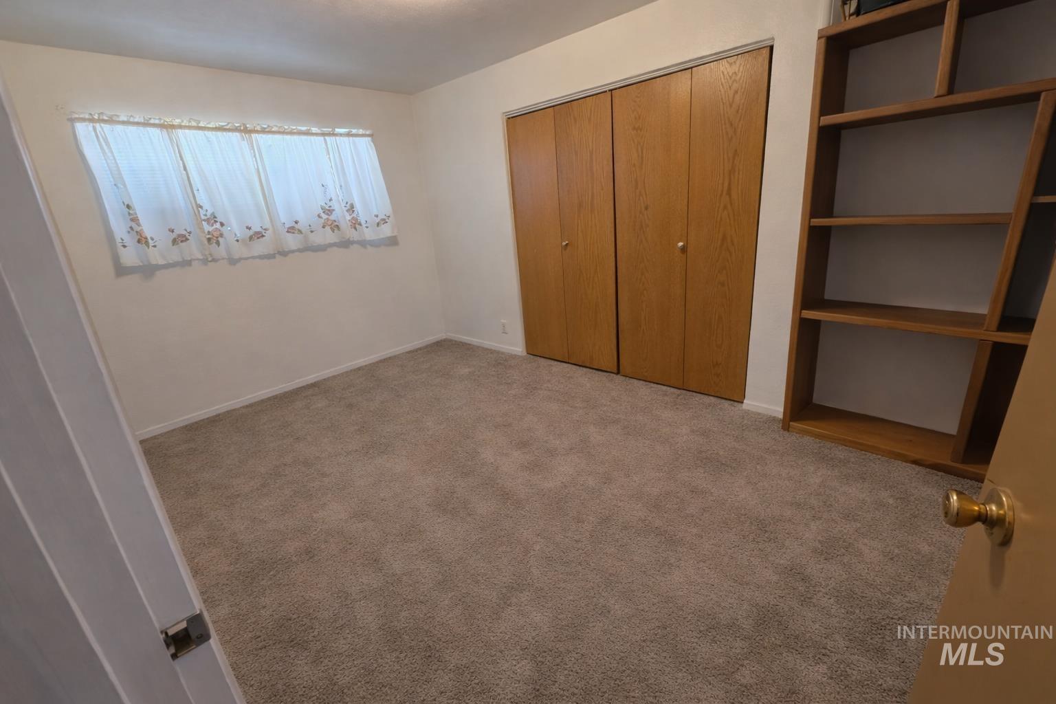 2623 S Fontaine St, Boise, Idaho 83705, 2 Bedrooms, 1 Bathroom, Residential Income For Sale, Price $450,000,MLS 98976765