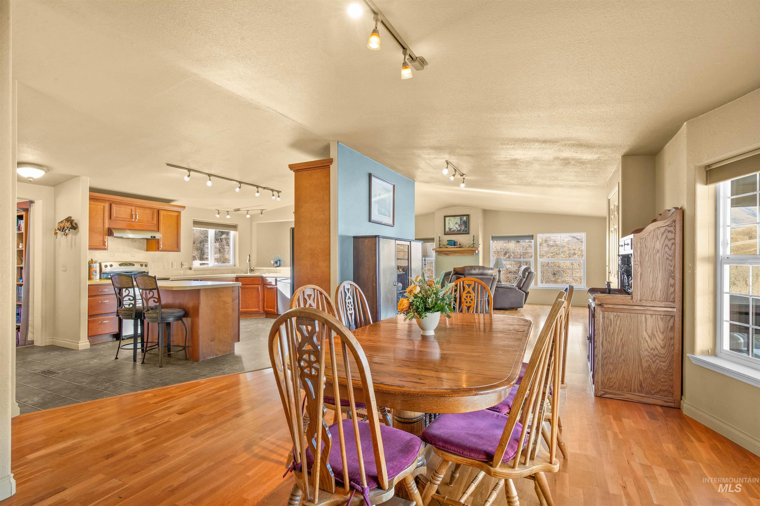 138 River Mountain Road, White Bird, Idaho 83554, 3 Bedrooms, 2 Bathrooms, Residential For Sale, Price $625,000, 98976770