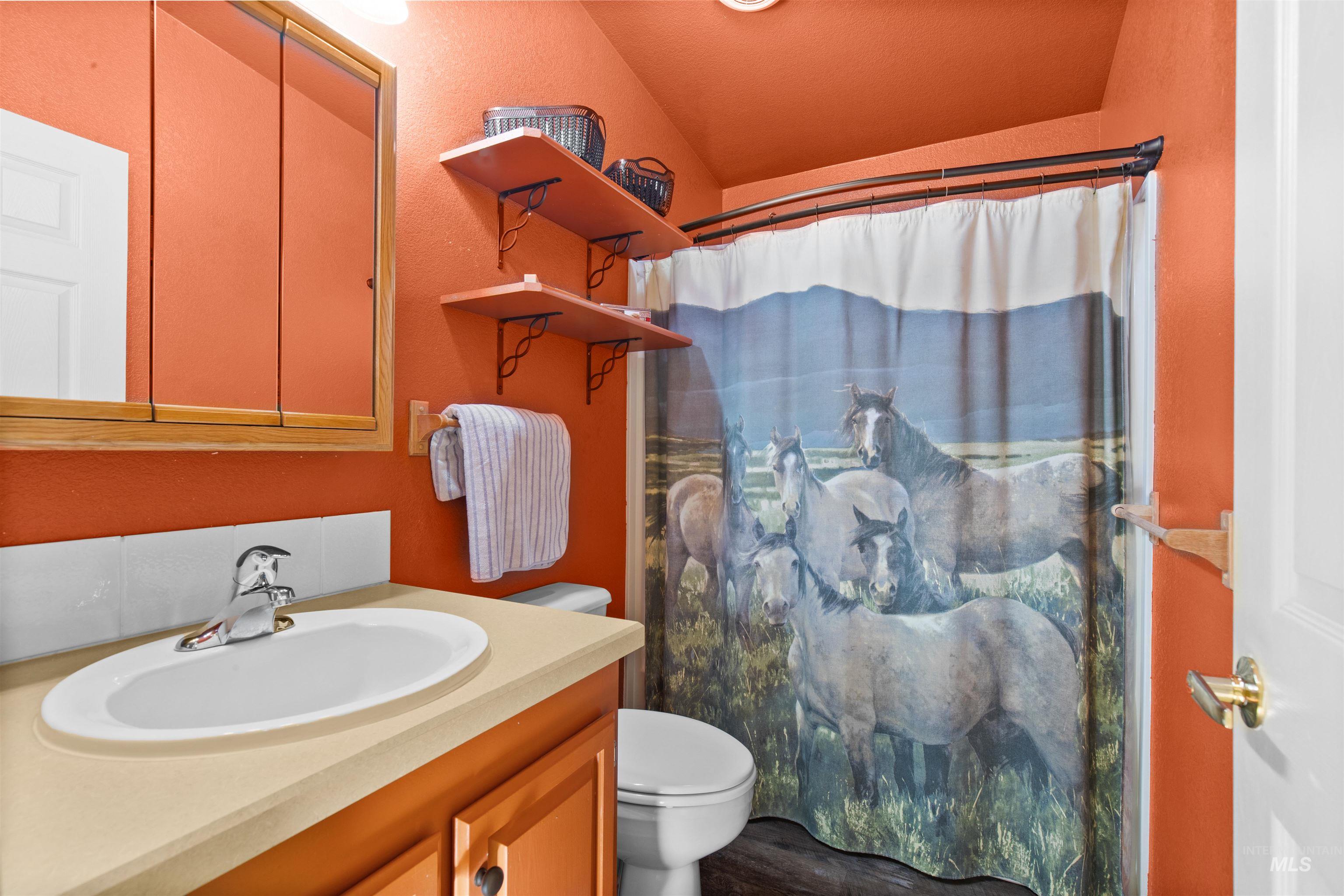 138 River Mountain Road, White Bird, Idaho 83554, 3 Bedrooms, 2 Bathrooms, Residential For Sale, Price $625,000, 98976770