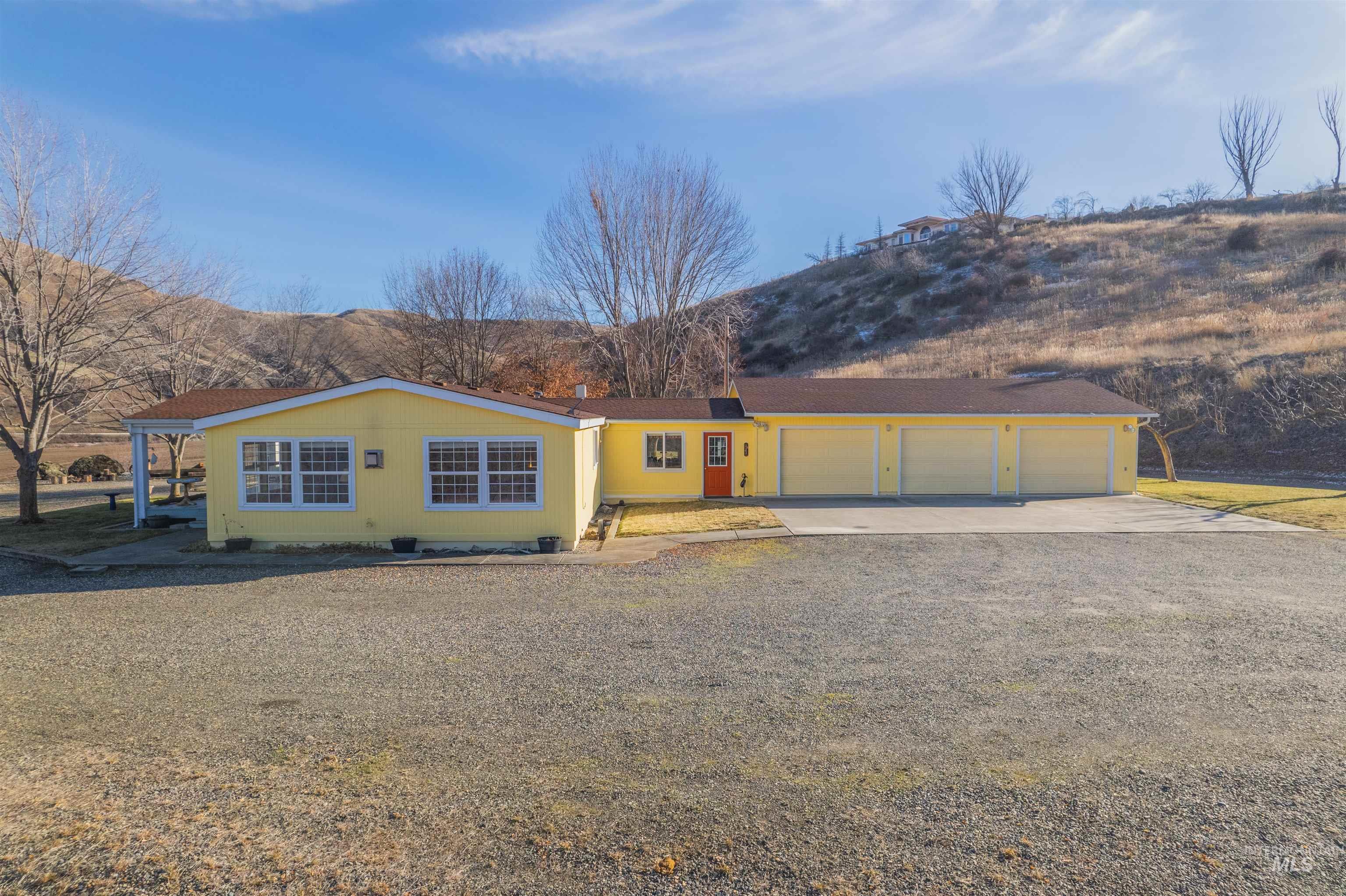 138 River Mountain Road, White Bird, Idaho 83554, 3 Bedrooms, 2 Bathrooms, Residential For Sale, Price $625,000, 98976770