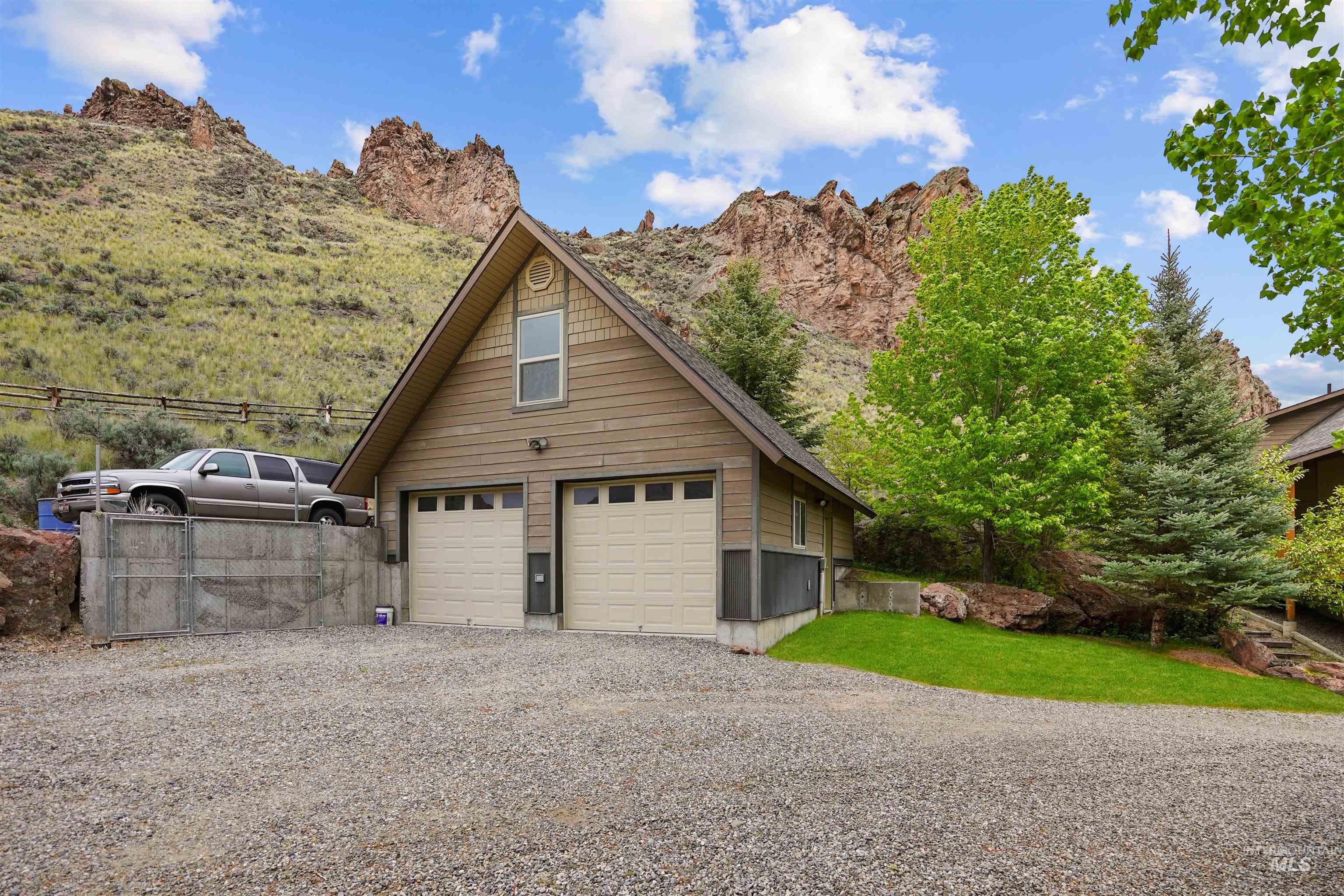 9 Autumn Blaze Lane, Salmon, Idaho 83467, 5 Bedrooms, 3.5 Bathrooms, Residential For Sale, Price $1,385,000, 98976772