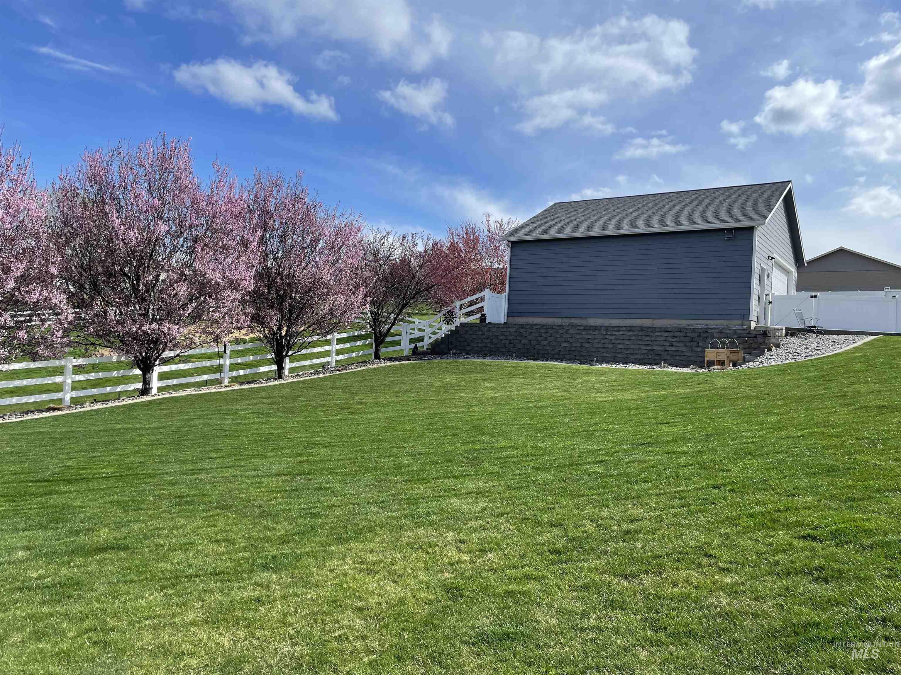 2265 Pitchstone Drive, Clarkston, Washington 99403, 4 Bedrooms, 2.5 Bathrooms, Residential For Sale, Price $640,000, 98976775