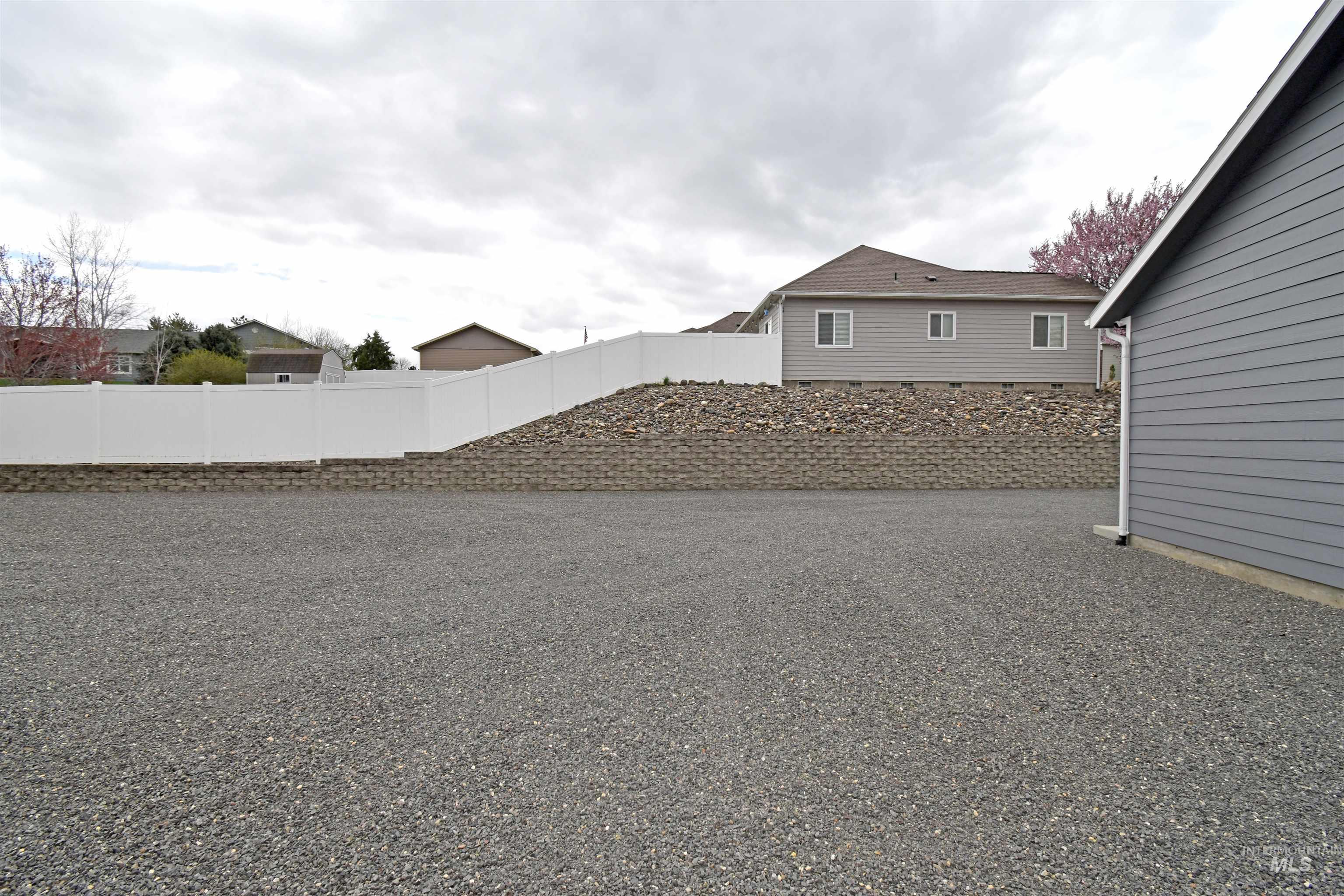 2265 Pitchstone Drive, Clarkston, Washington 99403, 4 Bedrooms, 2.5 Bathrooms, Residential For Sale, Price $640,000, 98976775