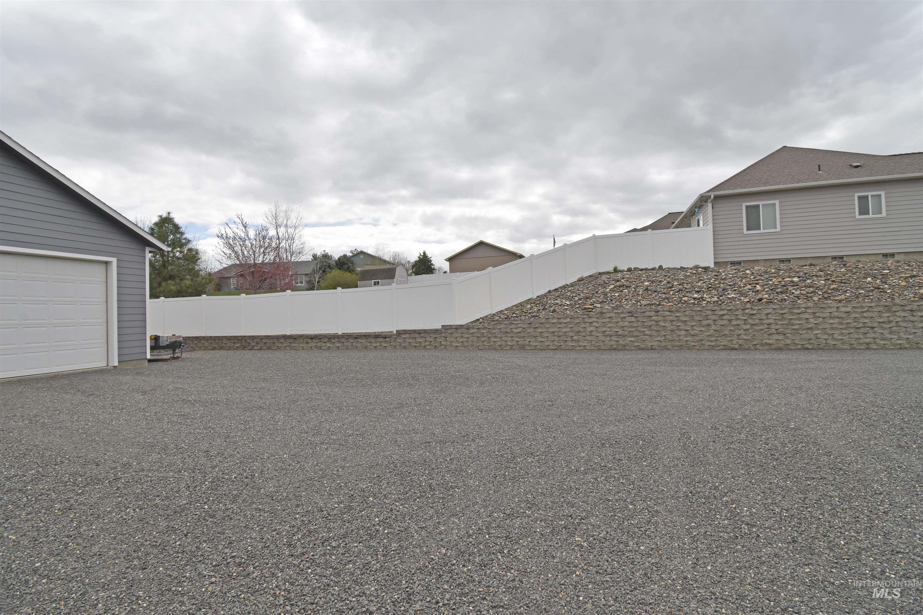 2265 Pitchstone Drive, Clarkston, Washington 99403, 4 Bedrooms, 2.5 Bathrooms, Residential For Sale, Price $640,000, 98976775