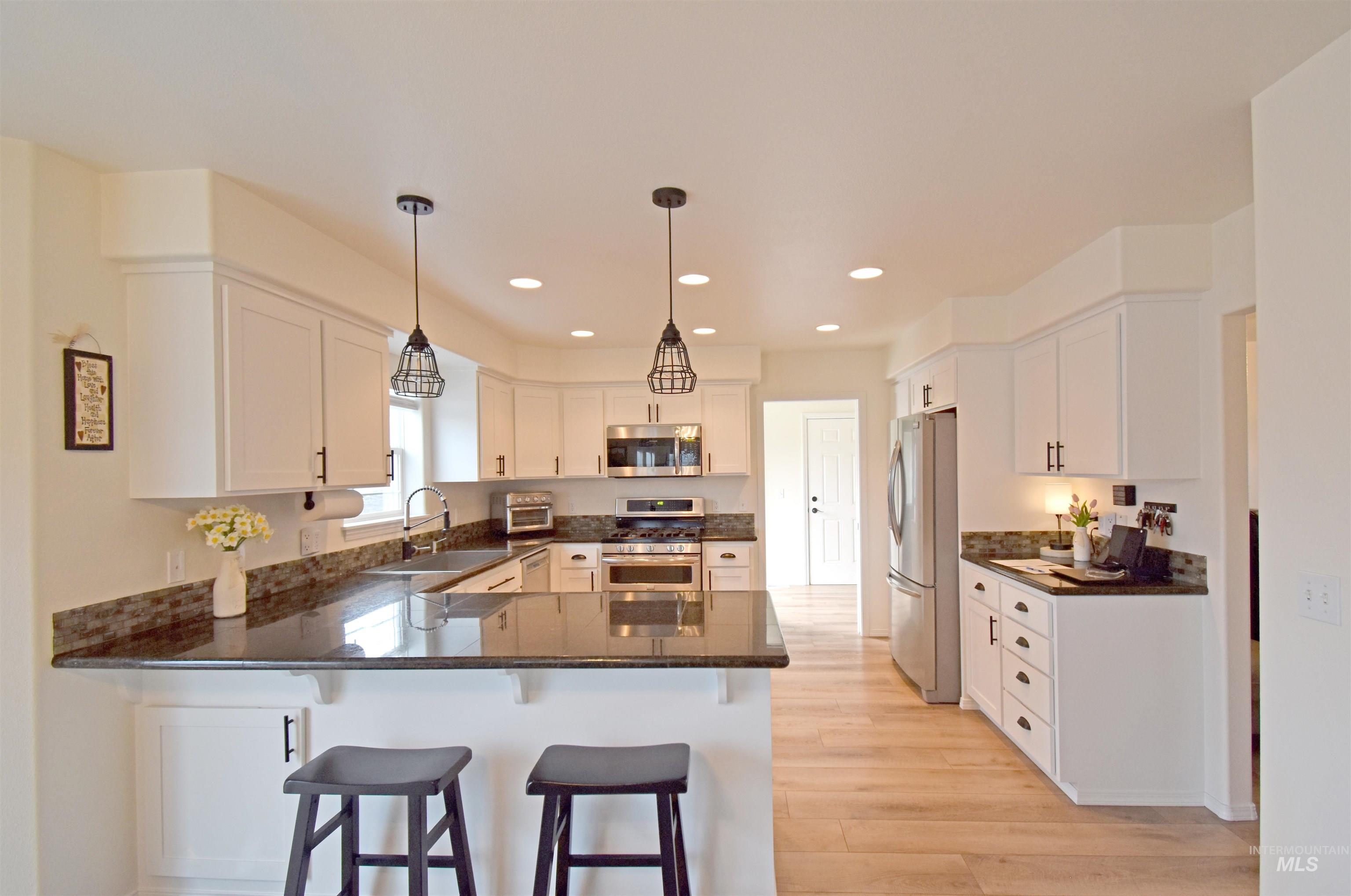 2265 Pitchstone Drive, Clarkston, Washington 99403, 4 Bedrooms, 2.5 Bathrooms, Residential For Sale, Price $640,000, 98976775