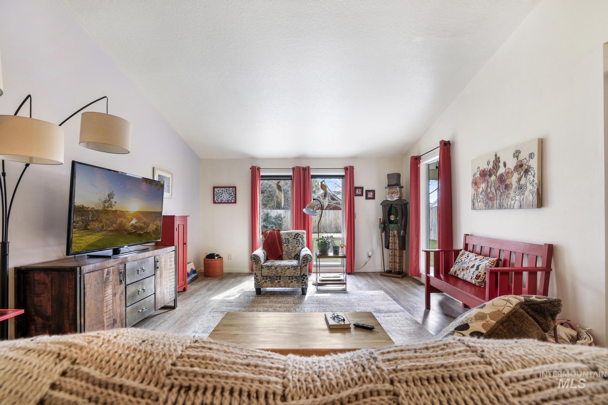 198 Meadows Lane, Twin Falls, Idaho 83301, 3 Bedrooms, 2 Bathrooms, Residential For Sale, Price $304,000, 98976777