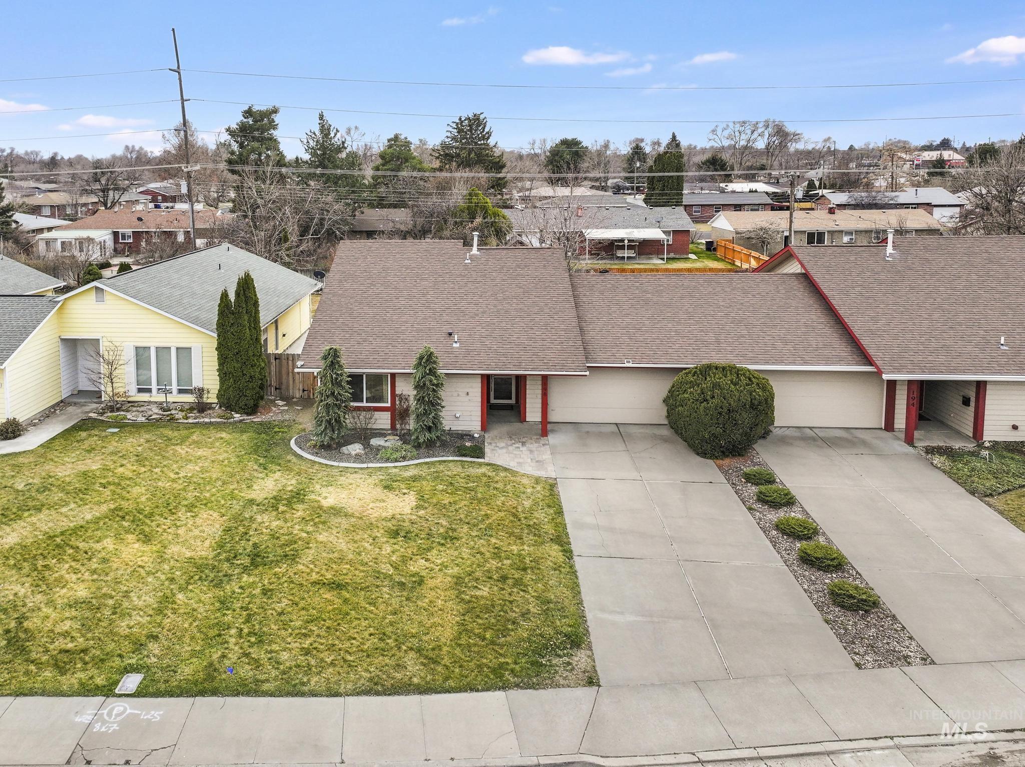 198 Meadows Lane, Twin Falls, Idaho 83301, 3 Bedrooms, 2 Bathrooms, Residential For Sale, Price $304,000, 98976777