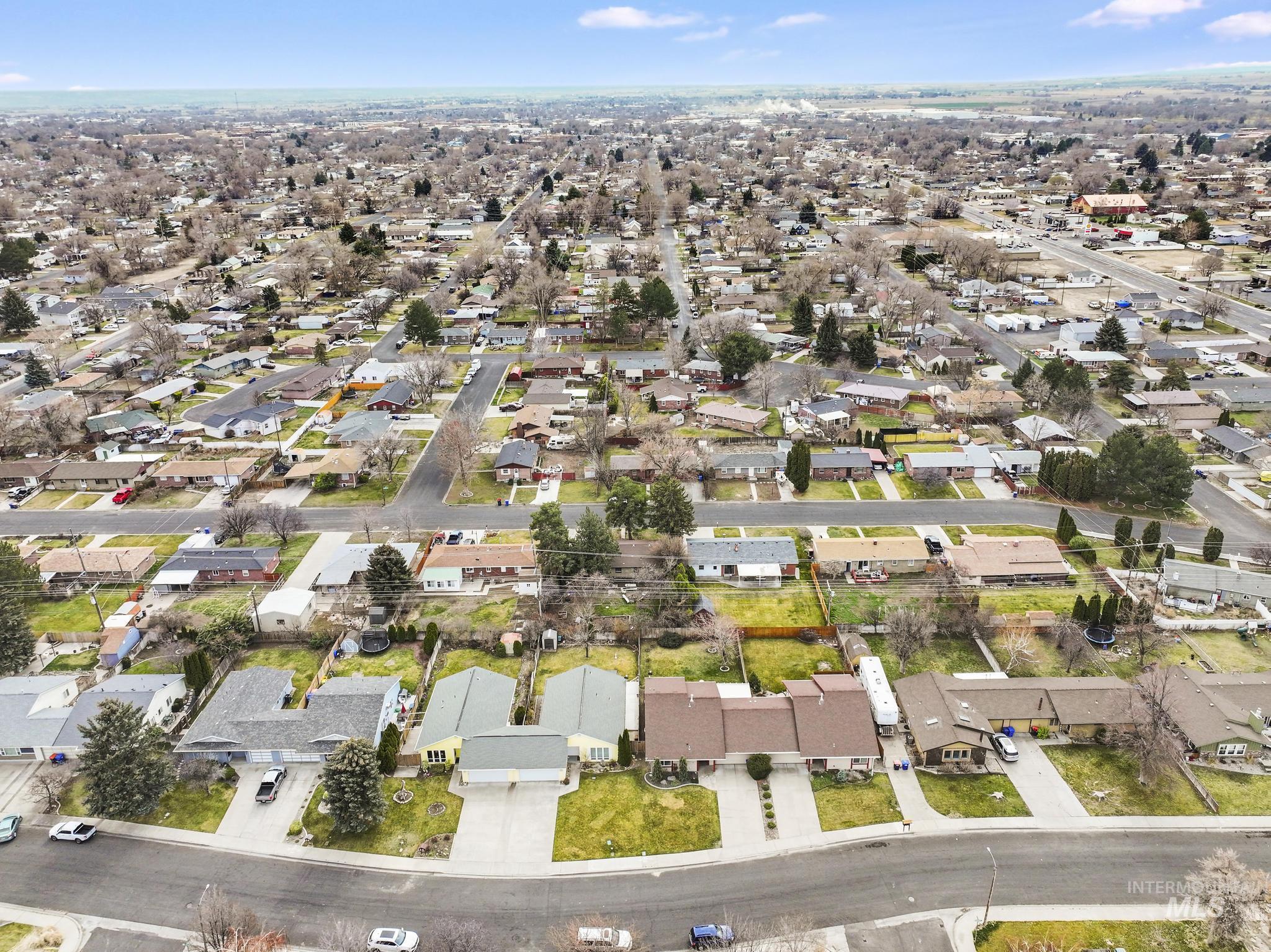 198 Meadows Lane, Twin Falls, Idaho 83301, 3 Bedrooms, 2 Bathrooms, Residential For Sale, Price $304,000, 98976777