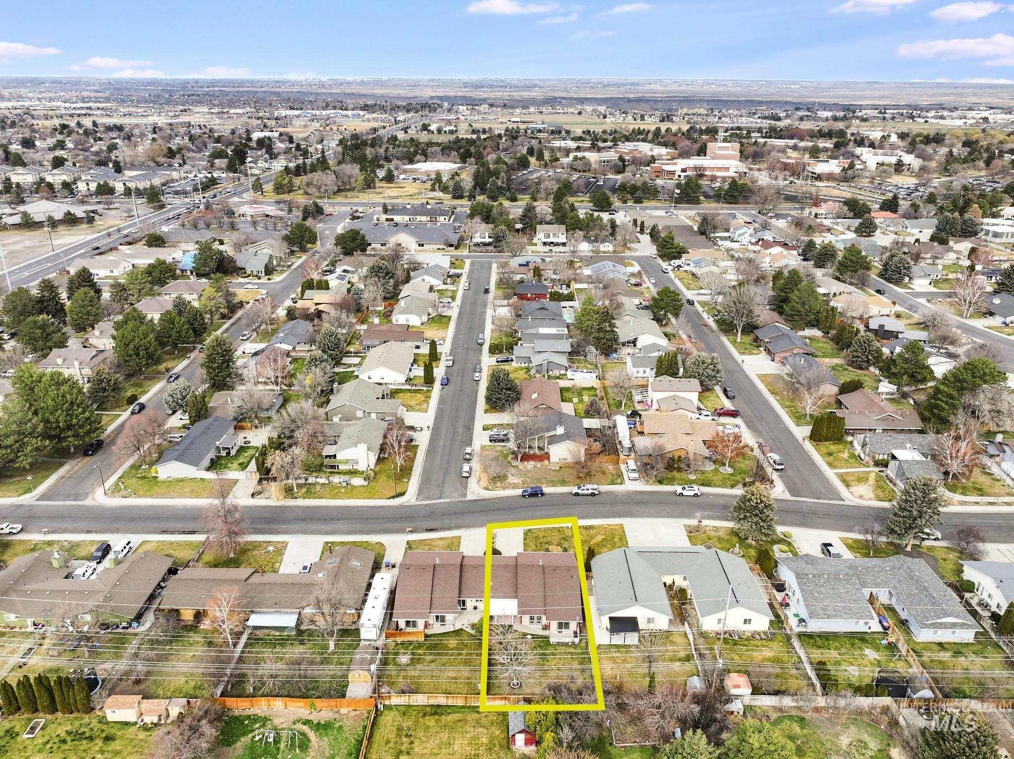 198 Meadows Lane, Twin Falls, Idaho 83301, 3 Bedrooms, 2 Bathrooms, Residential For Sale, Price $304,000, 98976777