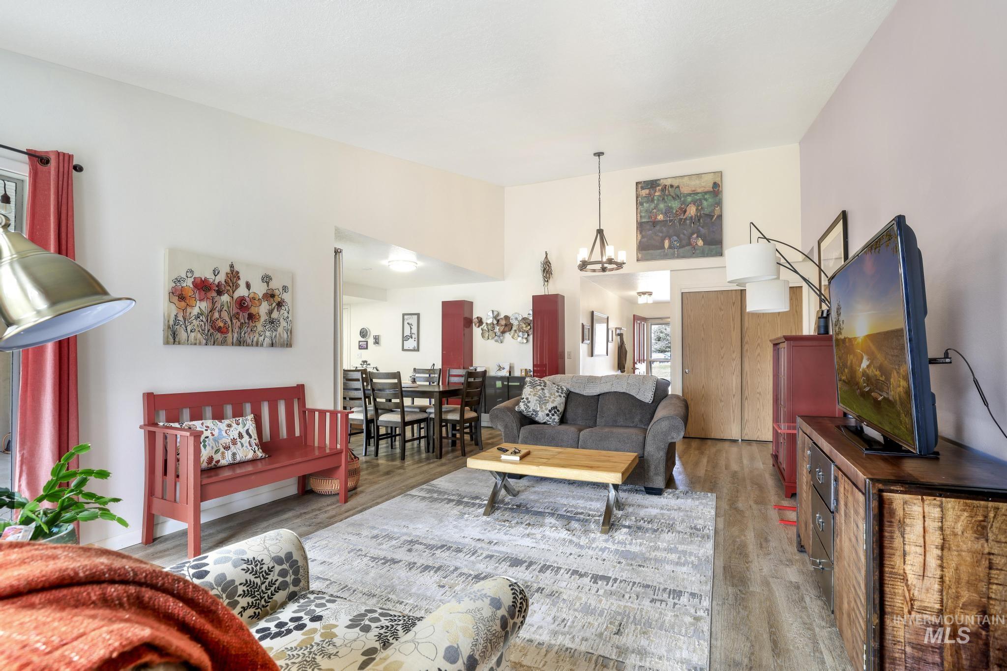 198 Meadows Lane, Twin Falls, Idaho 83301, 3 Bedrooms, 2 Bathrooms, Residential For Sale, Price $304,000, 98976777