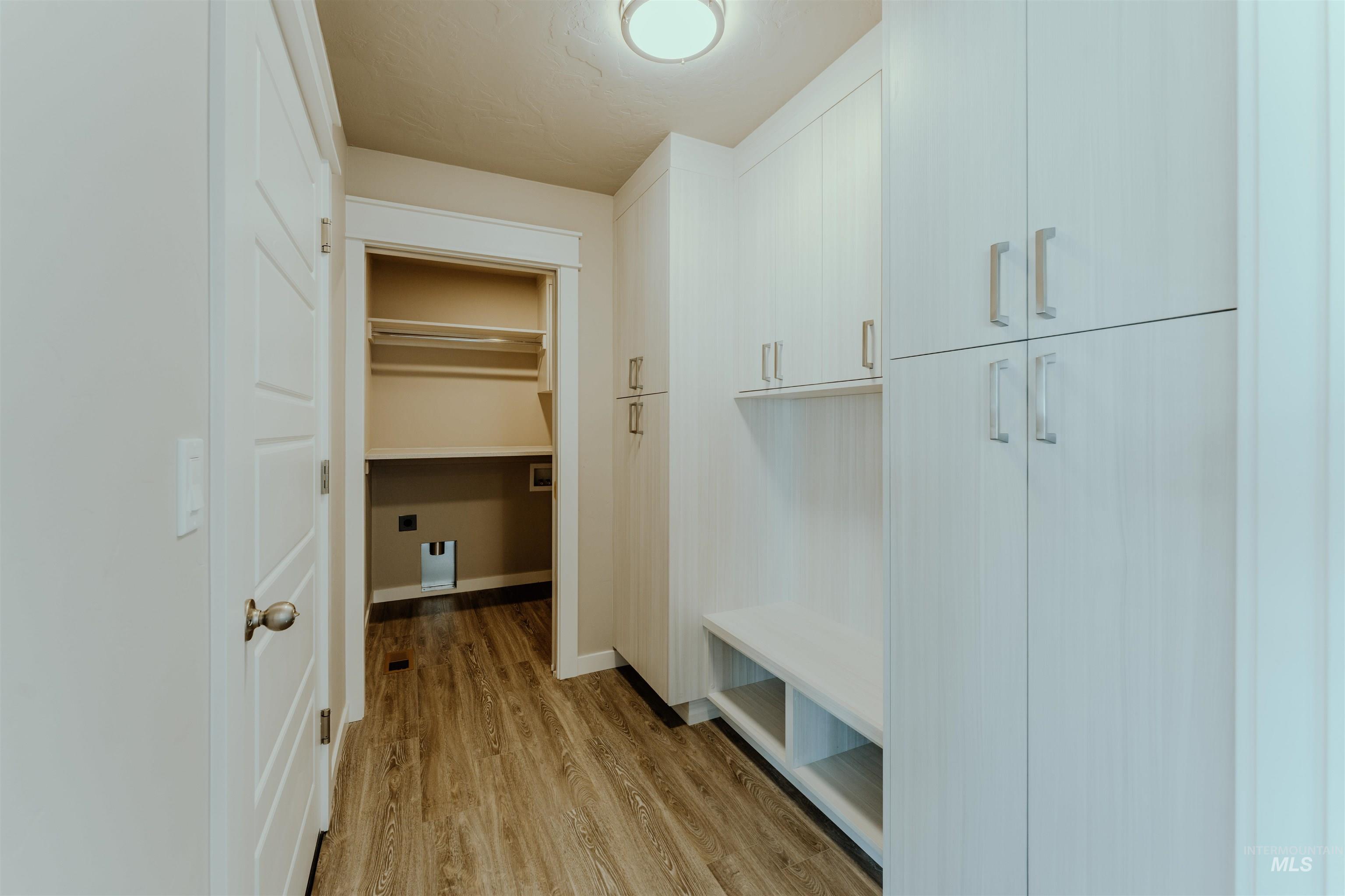 1216 Phillips Circle, Ontario, Oregon 97914-3905, 2 Bedrooms, 2 Bathrooms, Residential For Sale, Price $300,000, 98976782