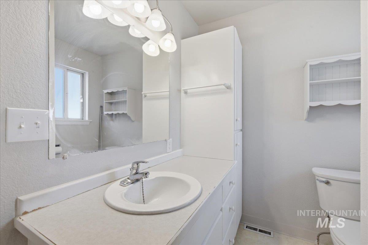 1211 W Orchard Ave, Nampa, Idaho 83651, 5 Bedrooms, 3 Bathrooms, Residential For Sale, Price $699,000, 98976783