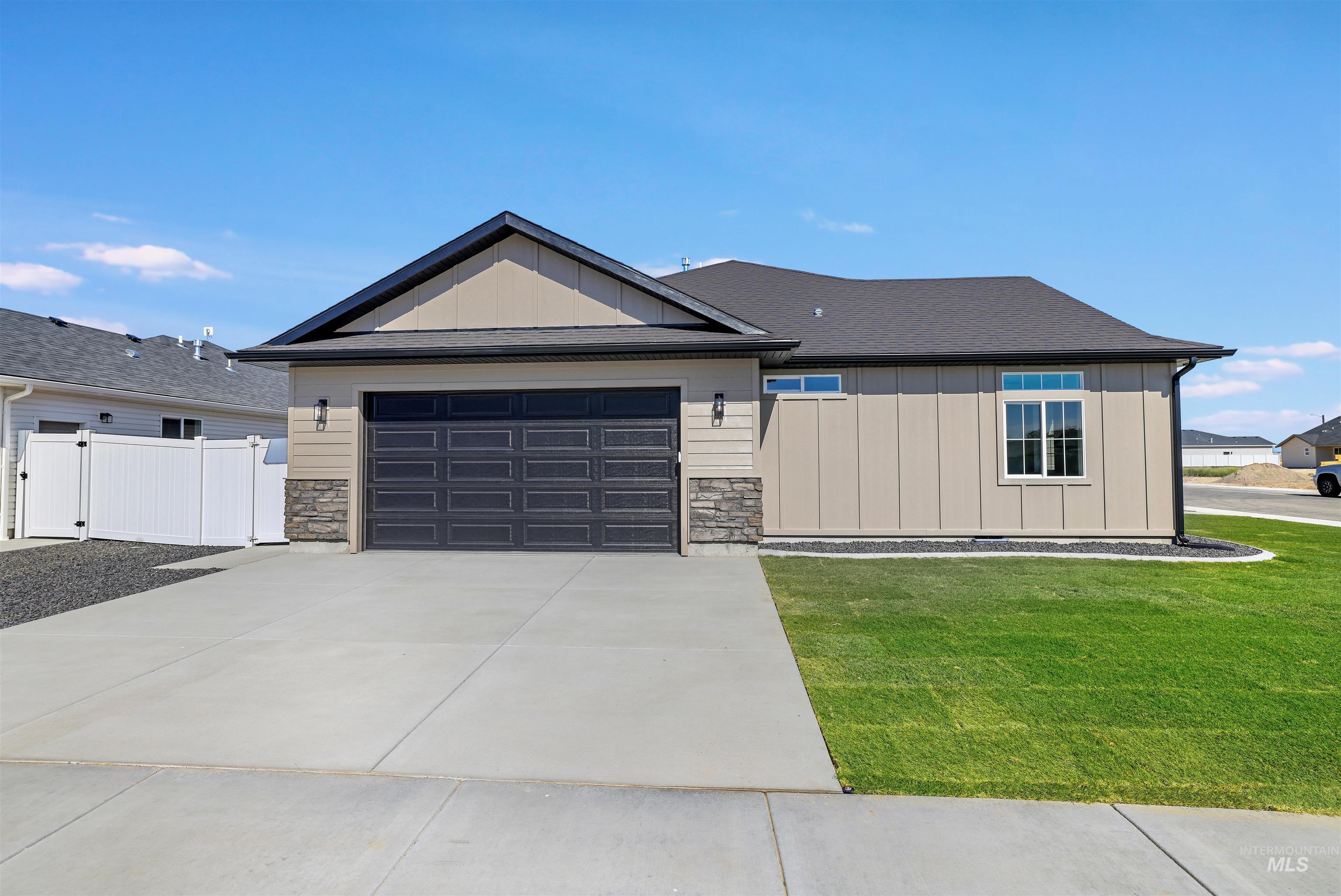 3115 Gemini Ave., Twin Falls, Idaho 83301, 4 Bedrooms, 2 Bathrooms, Residential For Sale, Price $445,900, 98976784