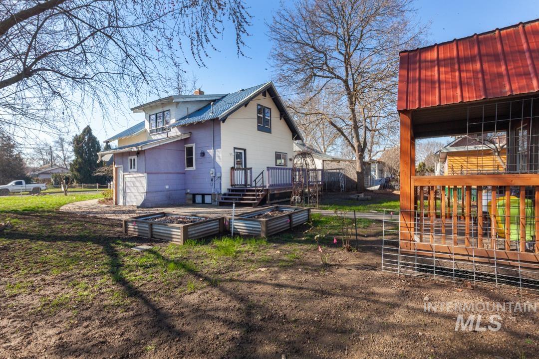 909 10th Ave, Lewiston, Idaho 83501, 4 Bedrooms, 2 Bathrooms, Residential For Sale, Price $239,000, 98976786