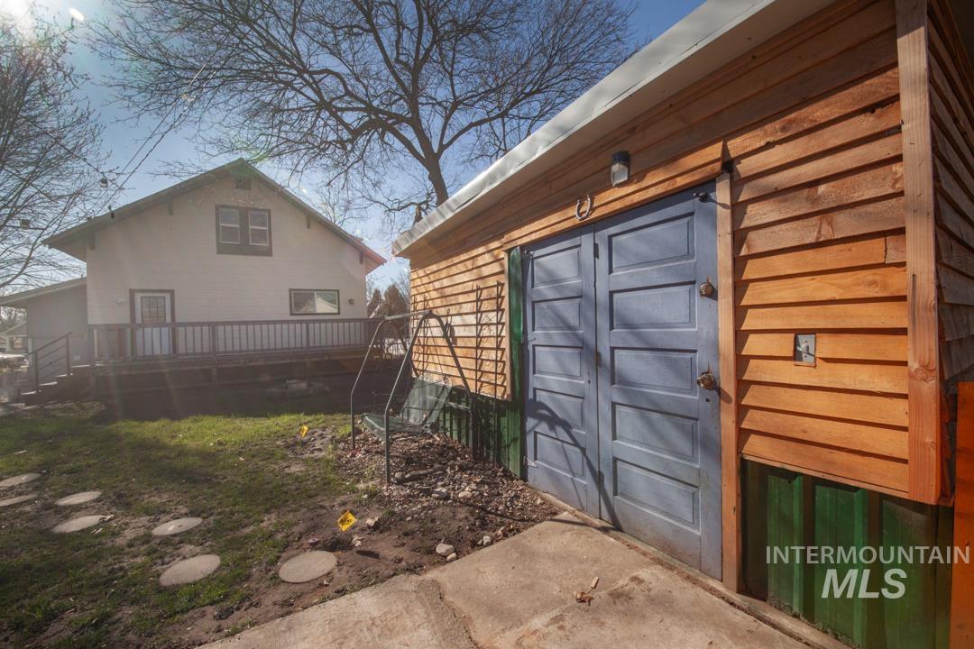 909 10th Ave, Lewiston, Idaho 83501, 4 Bedrooms, 2 Bathrooms, Residential For Sale, Price $239,000, 98976786