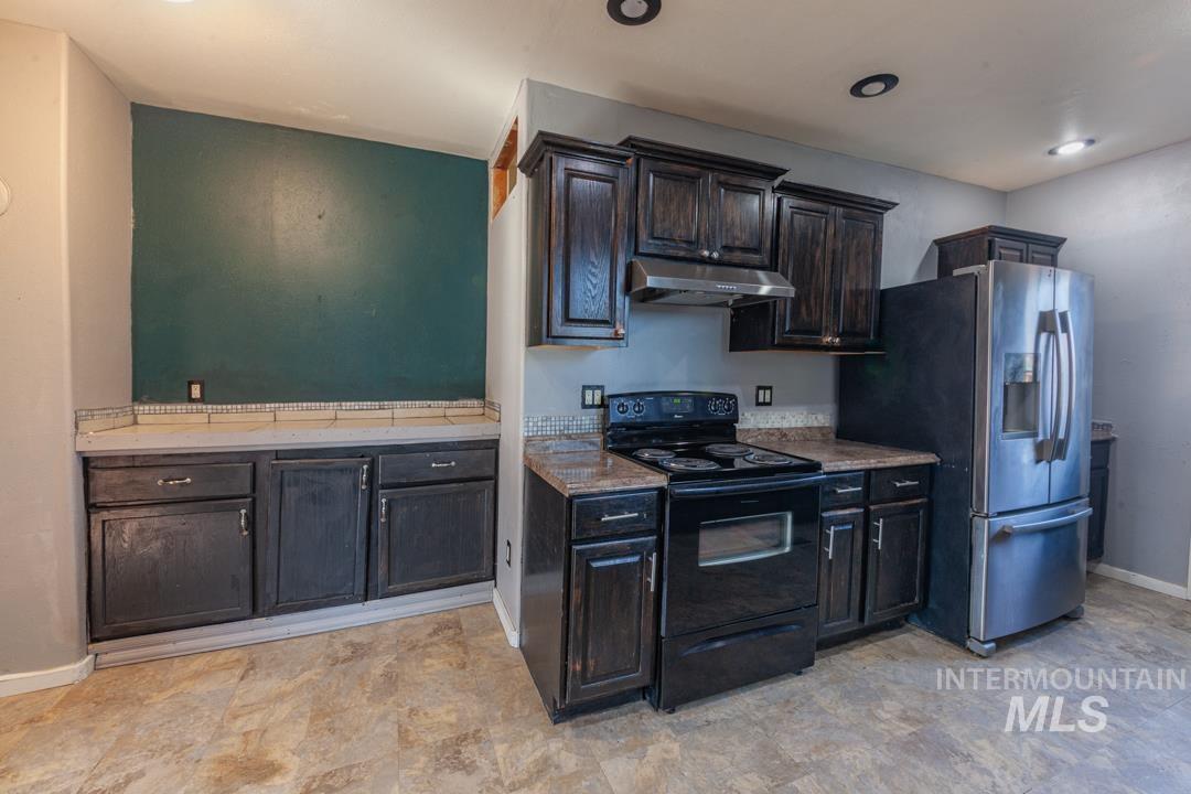 909 10th Ave, Lewiston, Idaho 83501, 4 Bedrooms, 2 Bathrooms, Residential For Sale, Price $239,000, 98976786