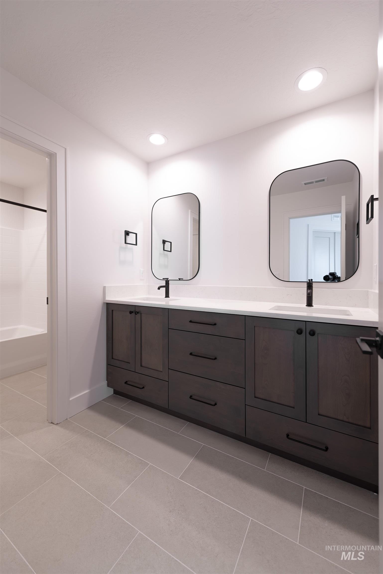 1161 E Andes Dr., Kuna, Idaho 83634, 4 Bedrooms, 2.5 Bathrooms, Residential For Sale, Price $649,900, 98976788