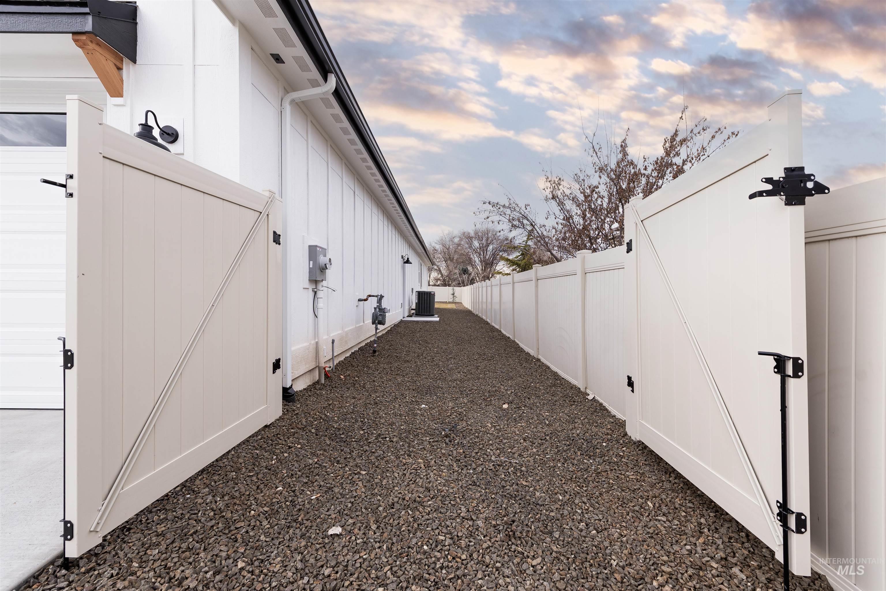 1161 E Andes Dr., Kuna, Idaho 83634, 4 Bedrooms, 2.5 Bathrooms, Residential For Sale, Price $649,900, 98976788