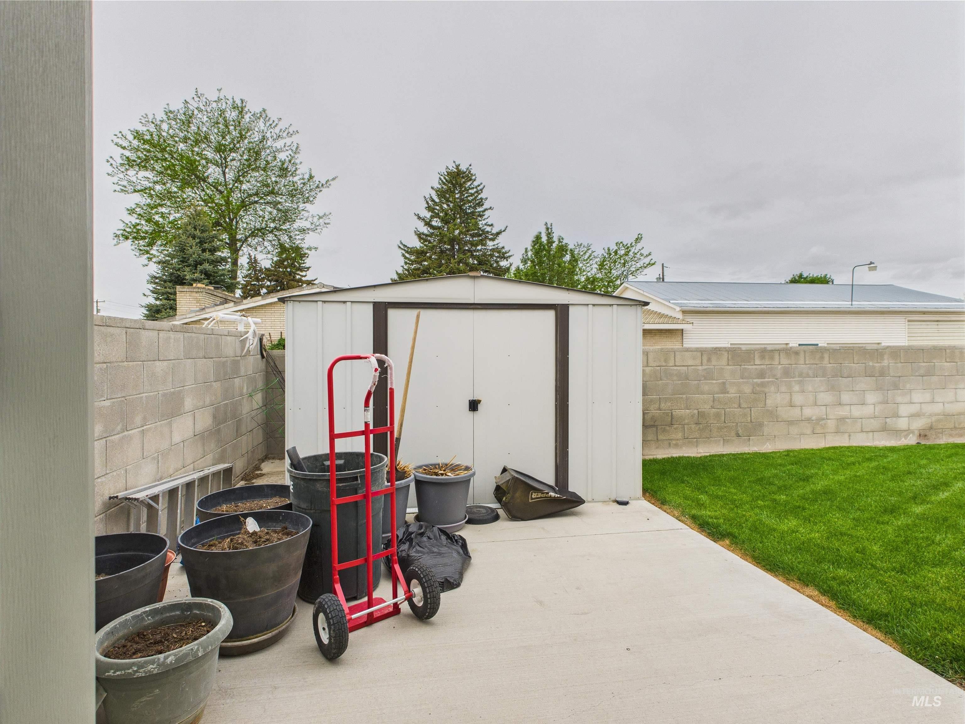 11 N 3rd West Street, Paul, Idaho 83347, 2 Bedrooms, 2 Bathrooms, Residential For Sale, Price $345,000, 98976789