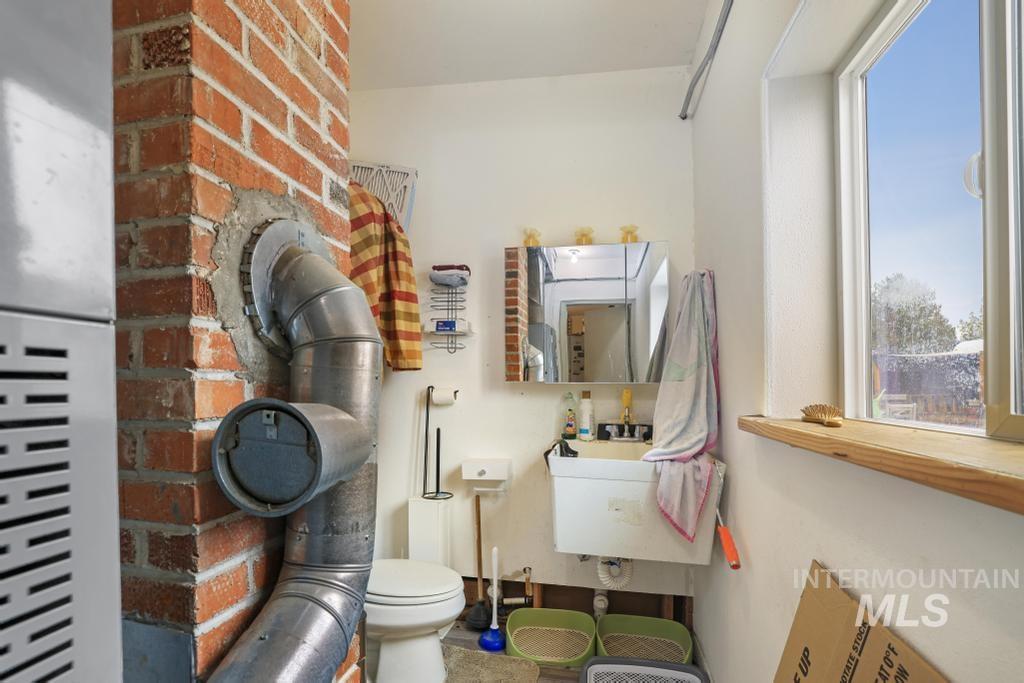 315 Wilson St E, Eden, ID 83325, Eden, Idaho 83325, 4 Bedrooms, 1.5 Bathrooms, Residential For Sale, Price $450,000, 98976793