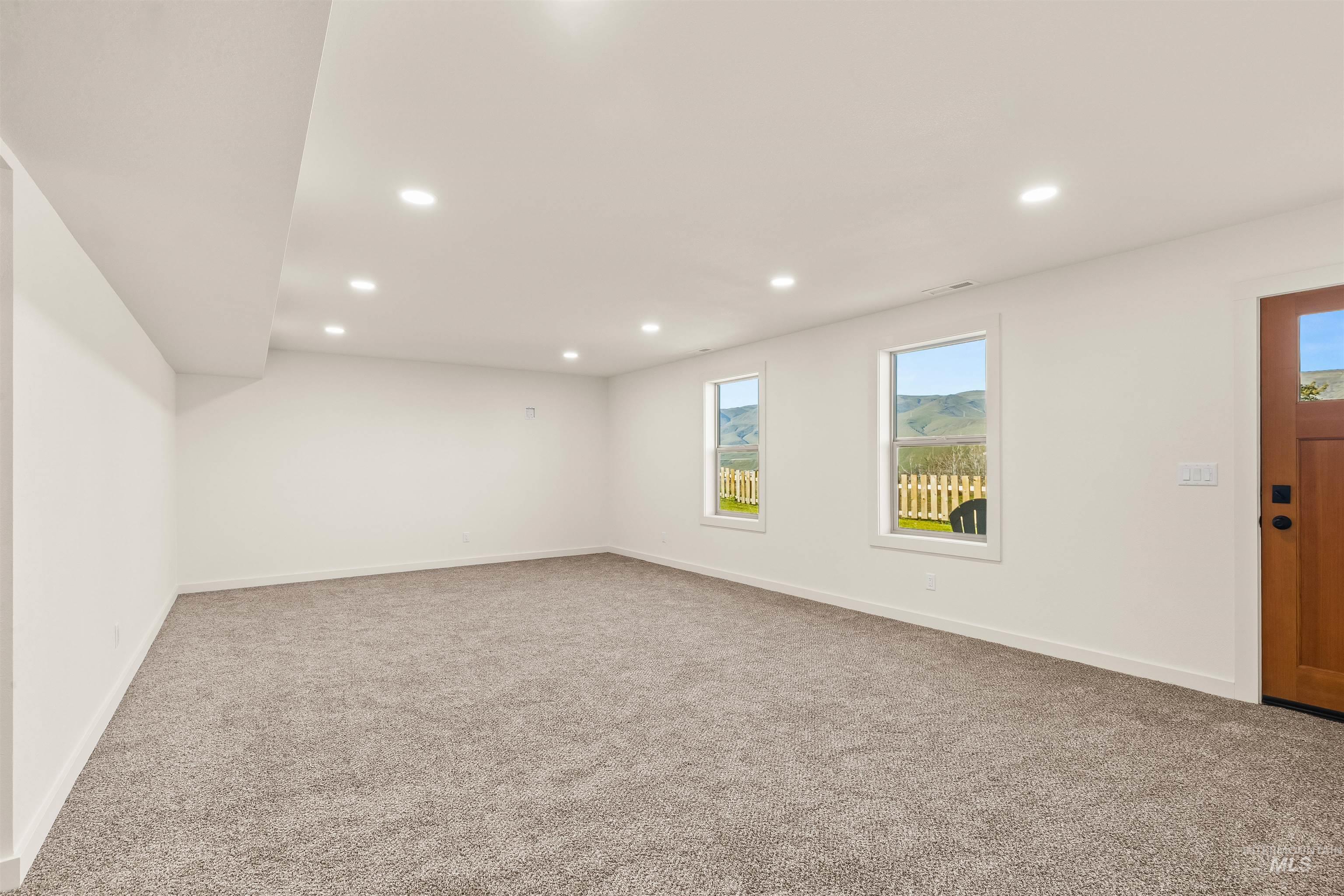 425 27th St, Lewiston, Idaho 83501, 5 Bedrooms, 4 Bathrooms, Residential For Sale, Price $599,000,MLS 98976794