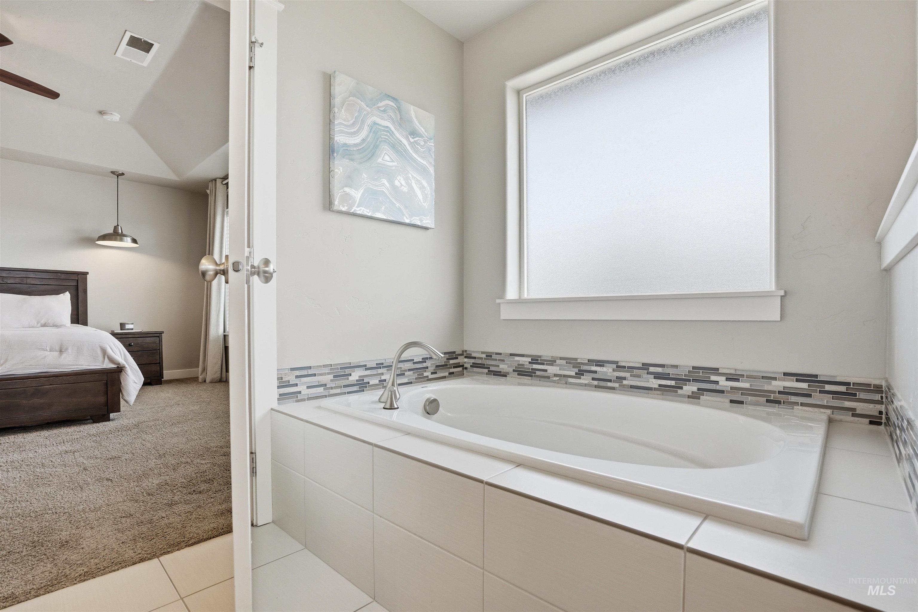 608 N Tresa Pl, Star, Idaho 83669, 5 Bedrooms, 3.5 Bathrooms, Residential For Sale, Price $799,900,MLS 98976800