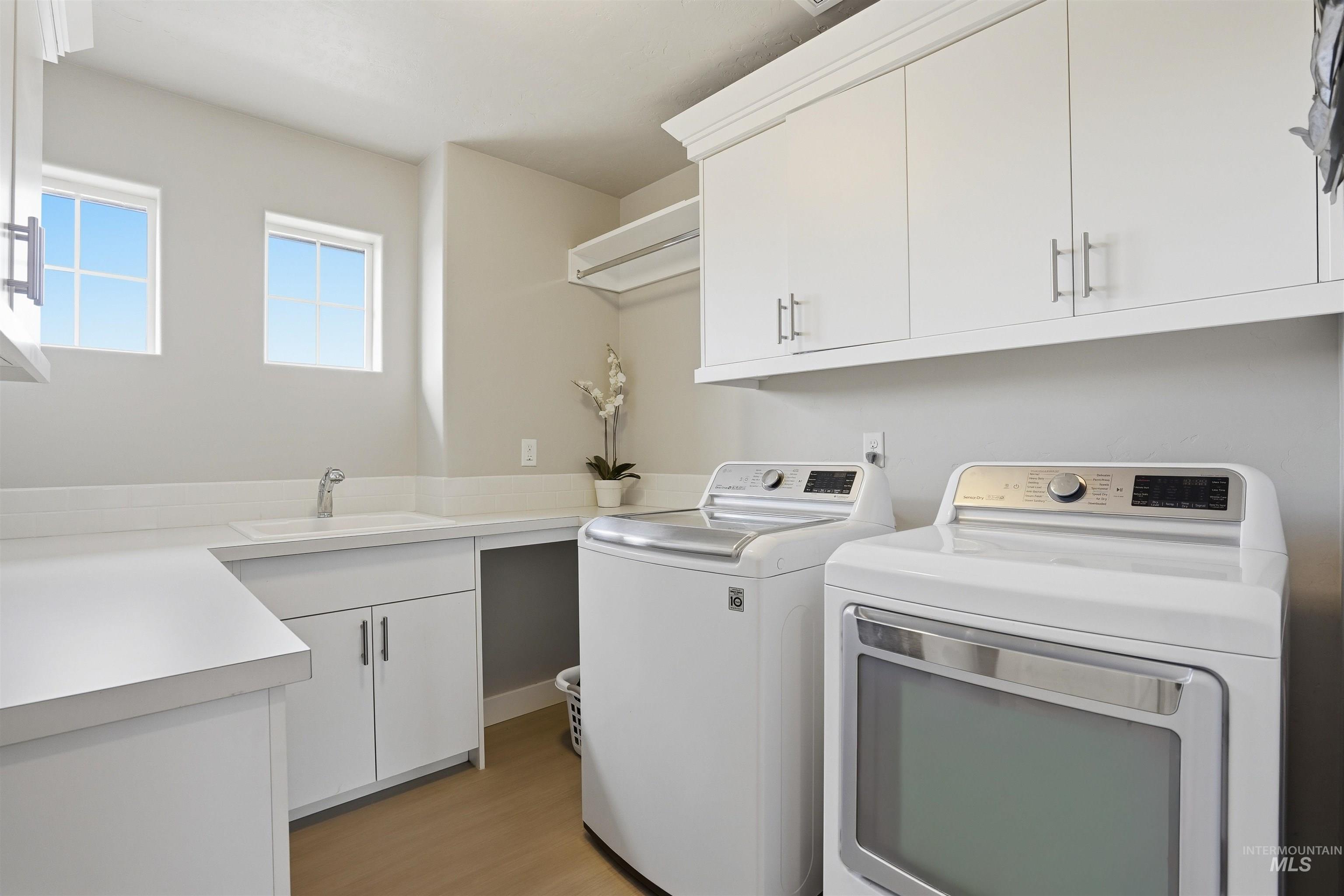 608 N Tresa Pl, Star, Idaho 83669, 5 Bedrooms, 3.5 Bathrooms, Residential For Sale, Price $799,900,MLS 98976800