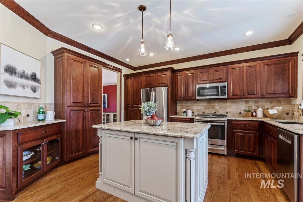 9041 W Woodglade Ln, Garden City, Idaho 83714, 4 Bedrooms, 3 Bathrooms, Residential For Sale, Price $999,900, 98976801
