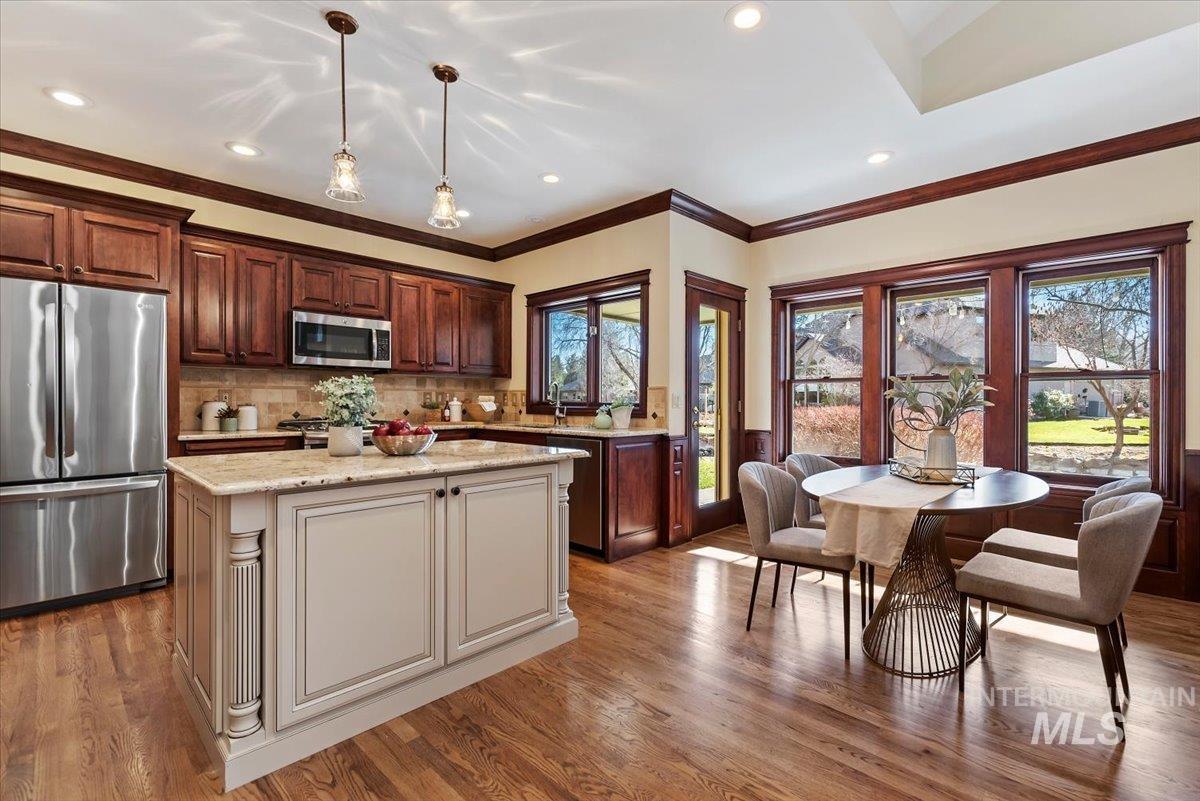 9041 W Woodglade Ln, Garden City, Idaho 83714, 4 Bedrooms, 3 Bathrooms, Residential For Sale, Price $999,900, 98976801