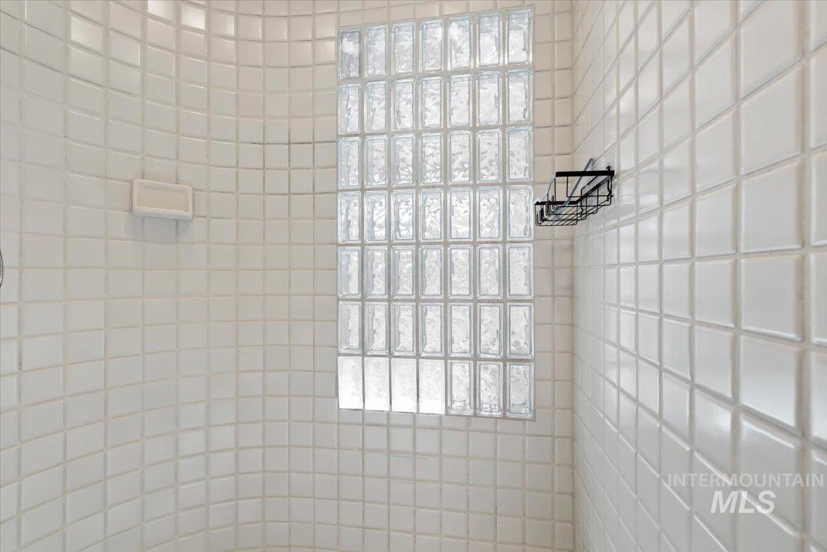 9041 W Woodglade Ln, Garden City, Idaho 83714, 4 Bedrooms, 3 Bathrooms, Residential For Sale, Price $1,100,000, 98976801