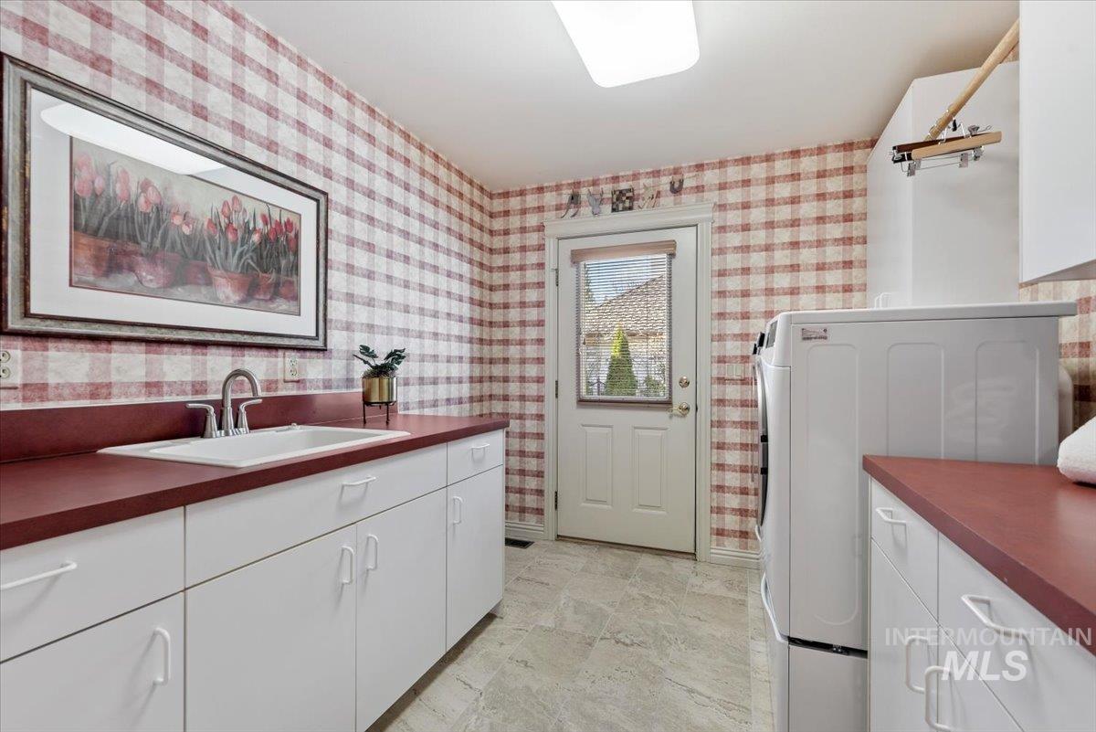 9041 W Woodglade Ln, Garden City, Idaho 83714, 4 Bedrooms, 3 Bathrooms, Residential For Sale, Price $999,900, 98976801